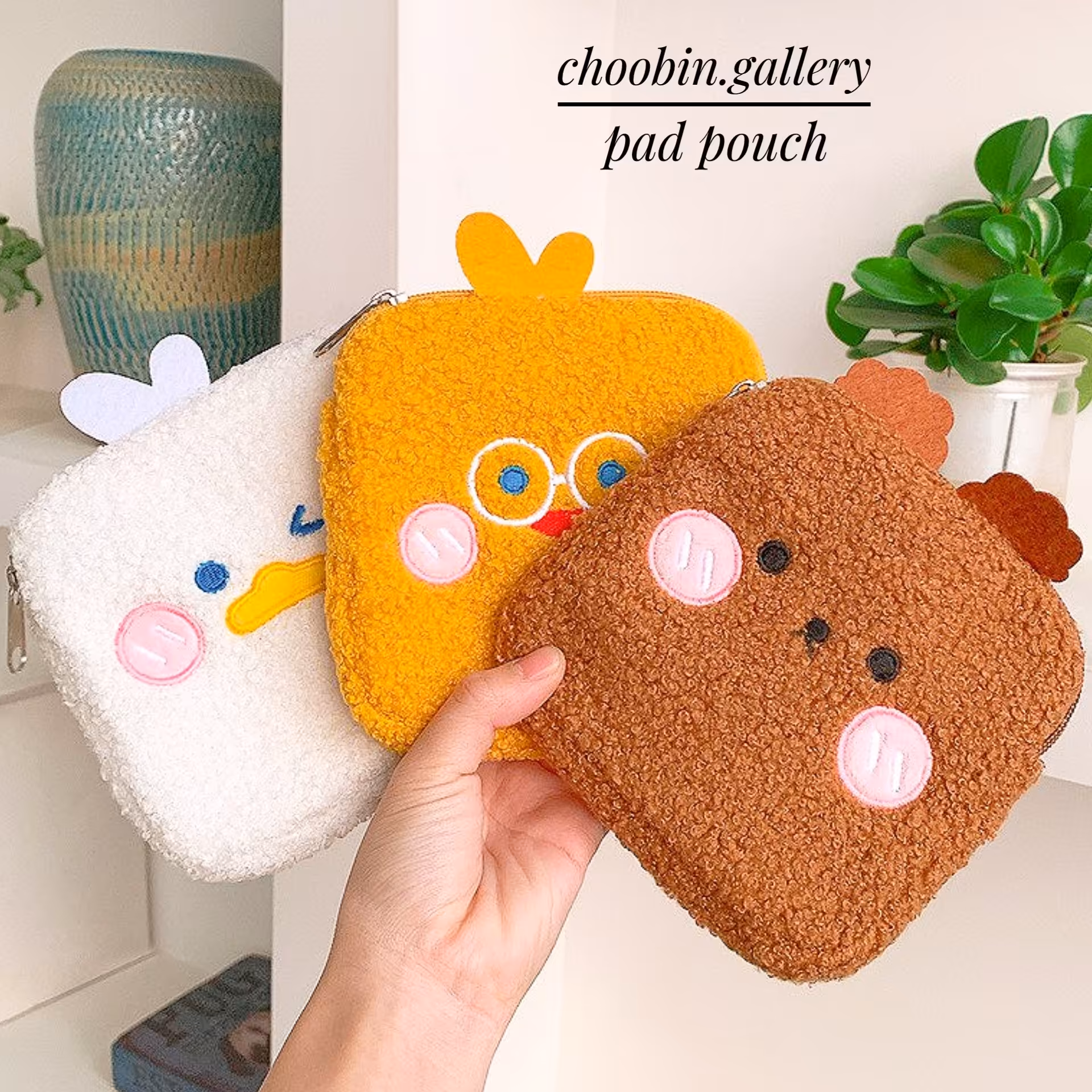 کیف پد بهداشتی (جامدادی ) و کیف آرایشی پولیشی طرح فرندز لاین