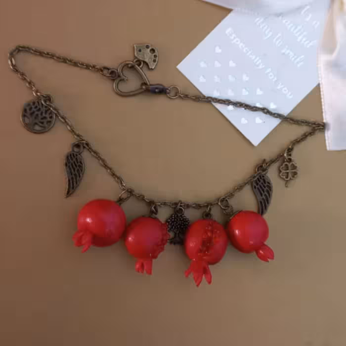 دستبند زیبای یلدایی با طرح انار