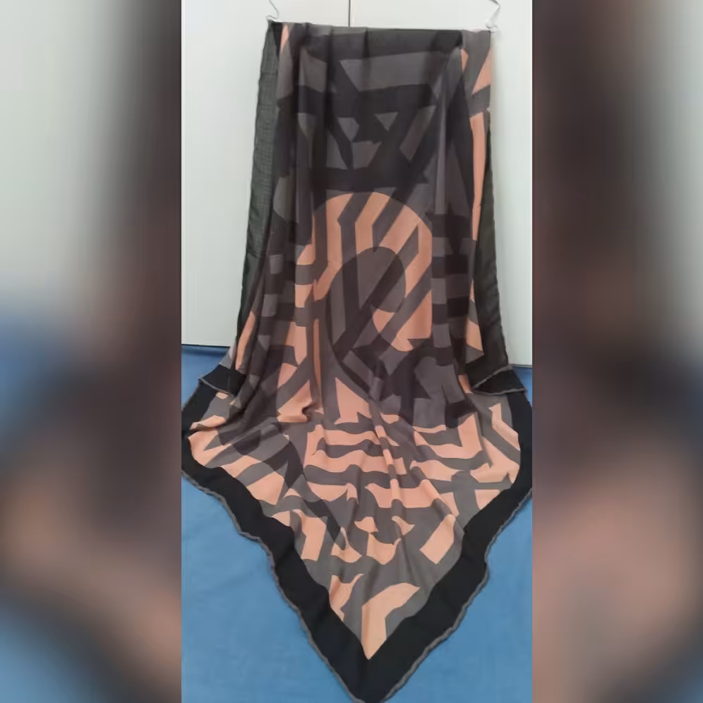 روسری نخی پارچه زنبوری دست دوز قواره125در125طرح پاییزه