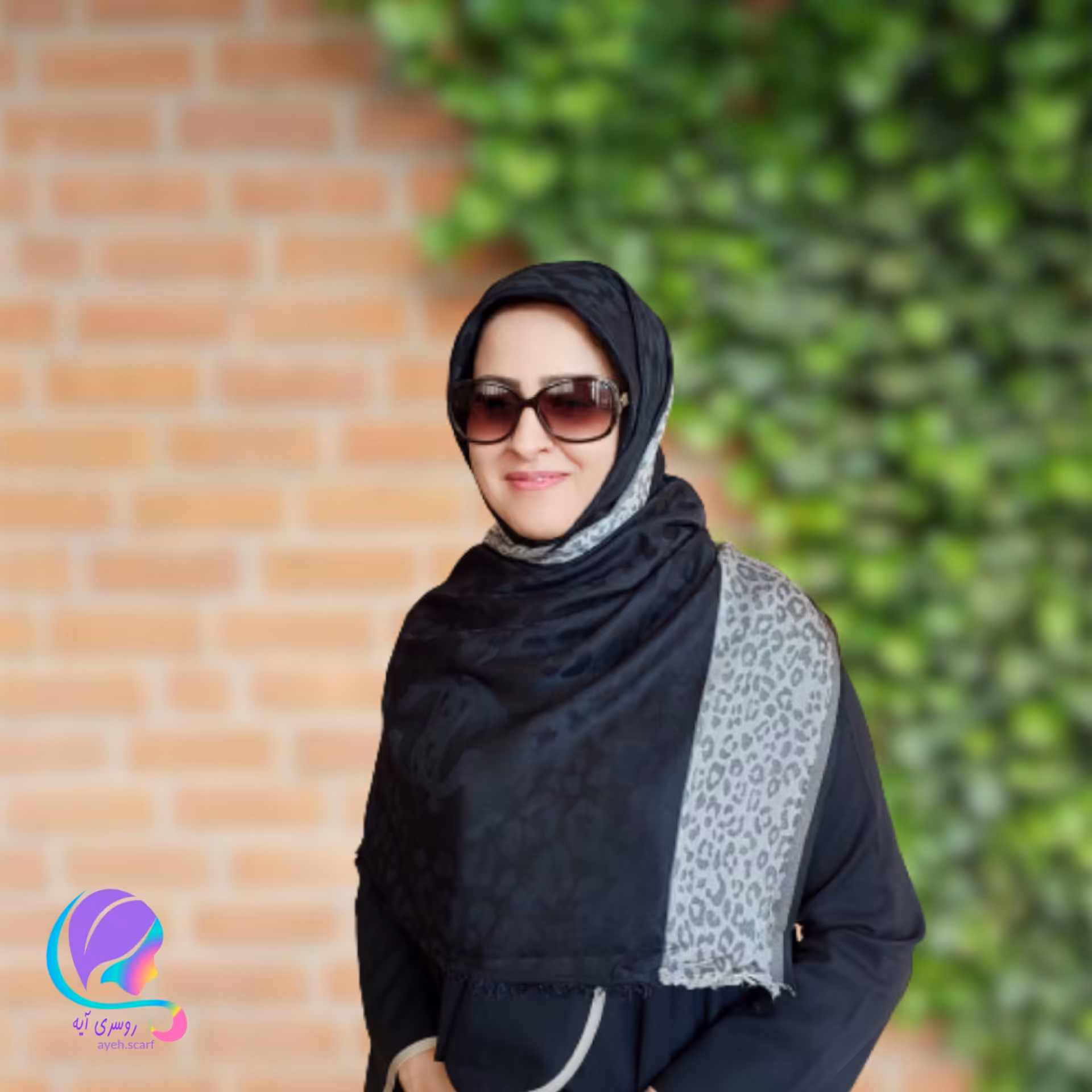 شال حاشیه دار مشکی نقره ای