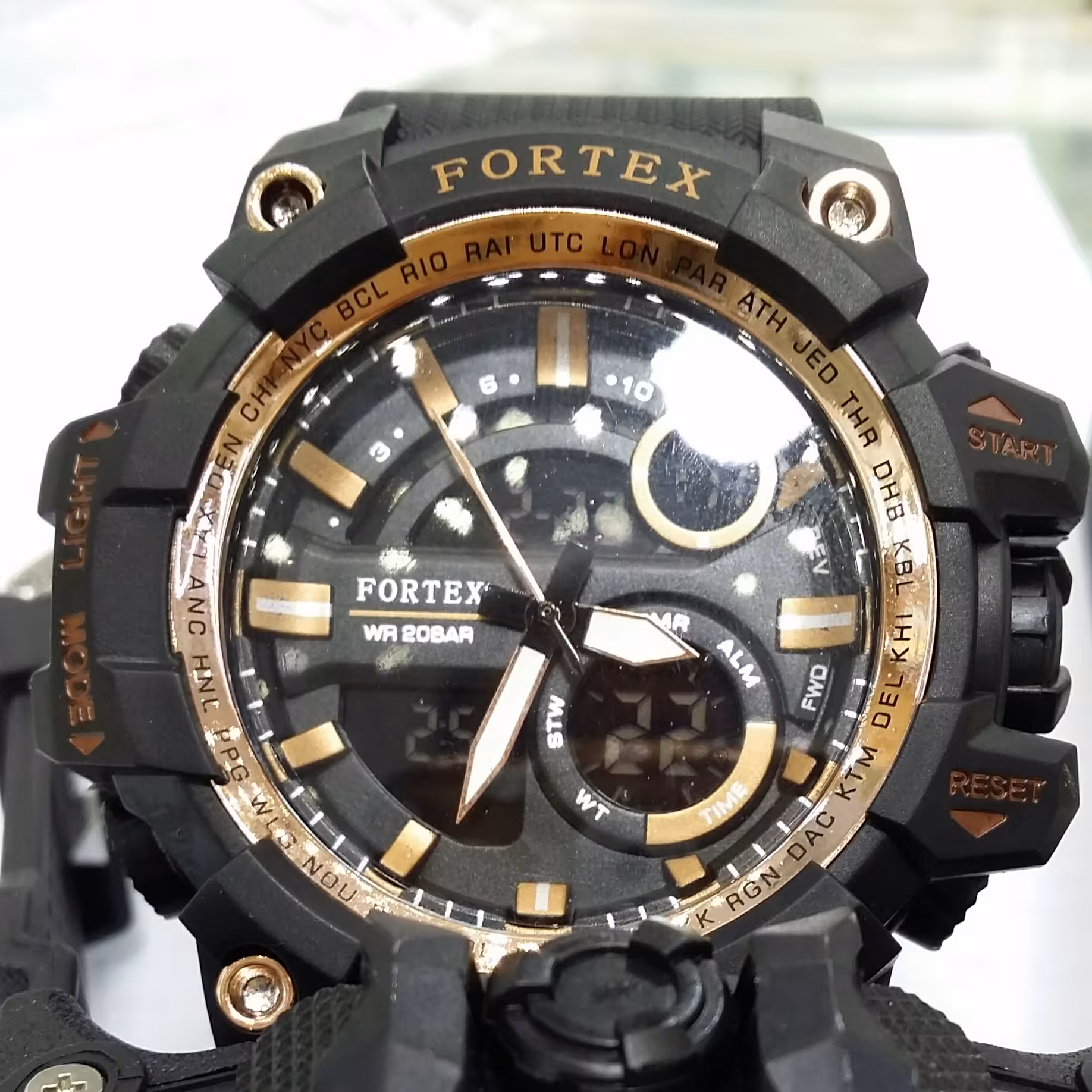 ساعت مچی اسپرت جیشاک