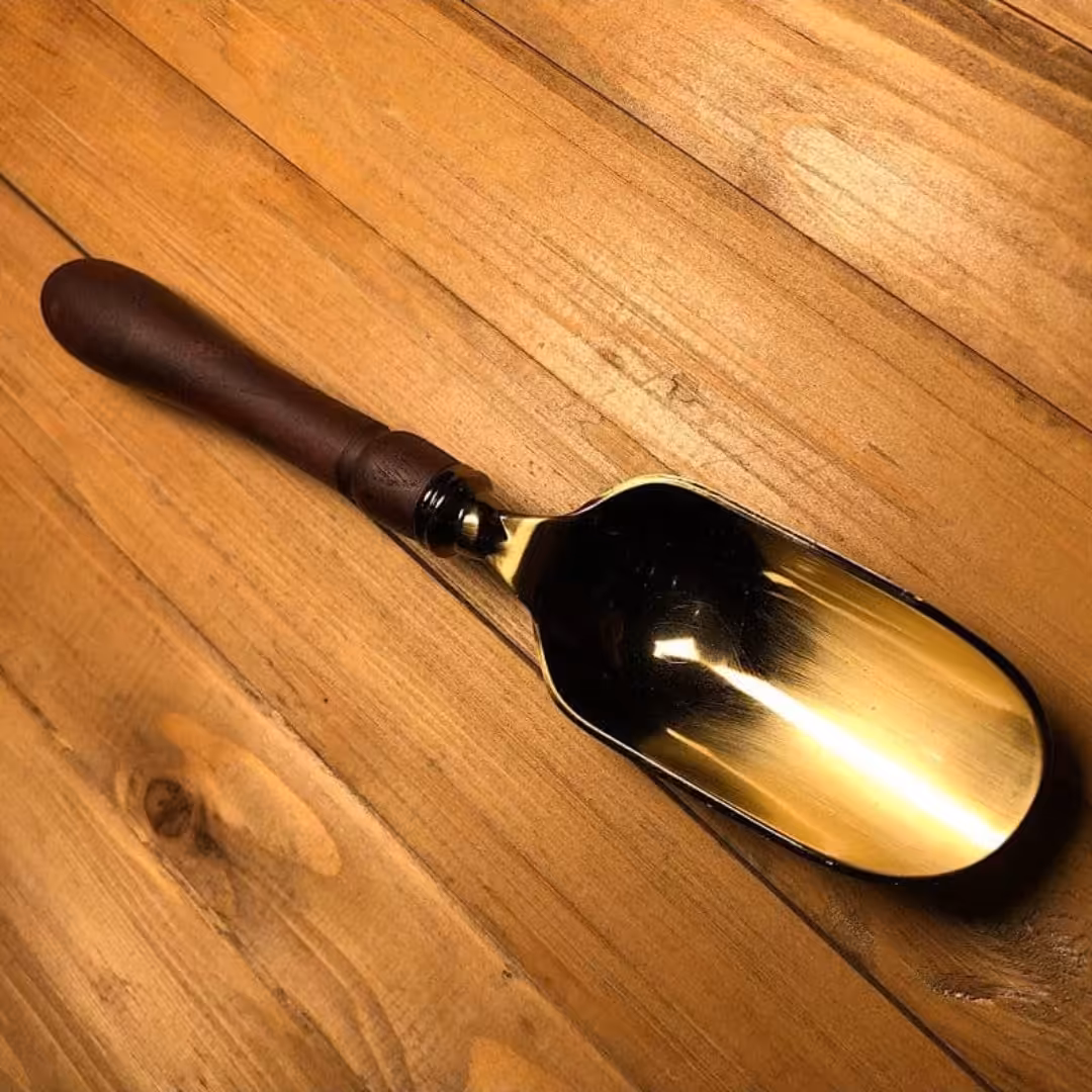 قاشق آجیل دسته چوبی(پس کرایه)