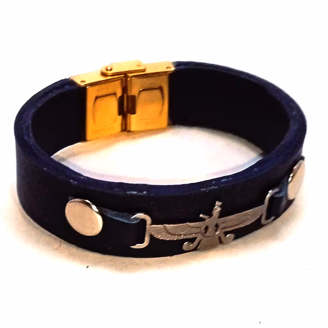 دستبند زیبا با چرم طبیعی