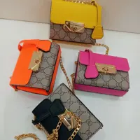 کیف دستی دخترانه رنگبندی
