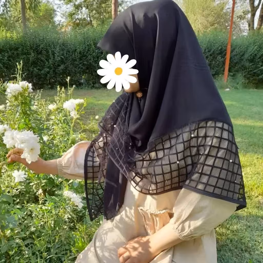 روسری کرپ با تور چهارخانه