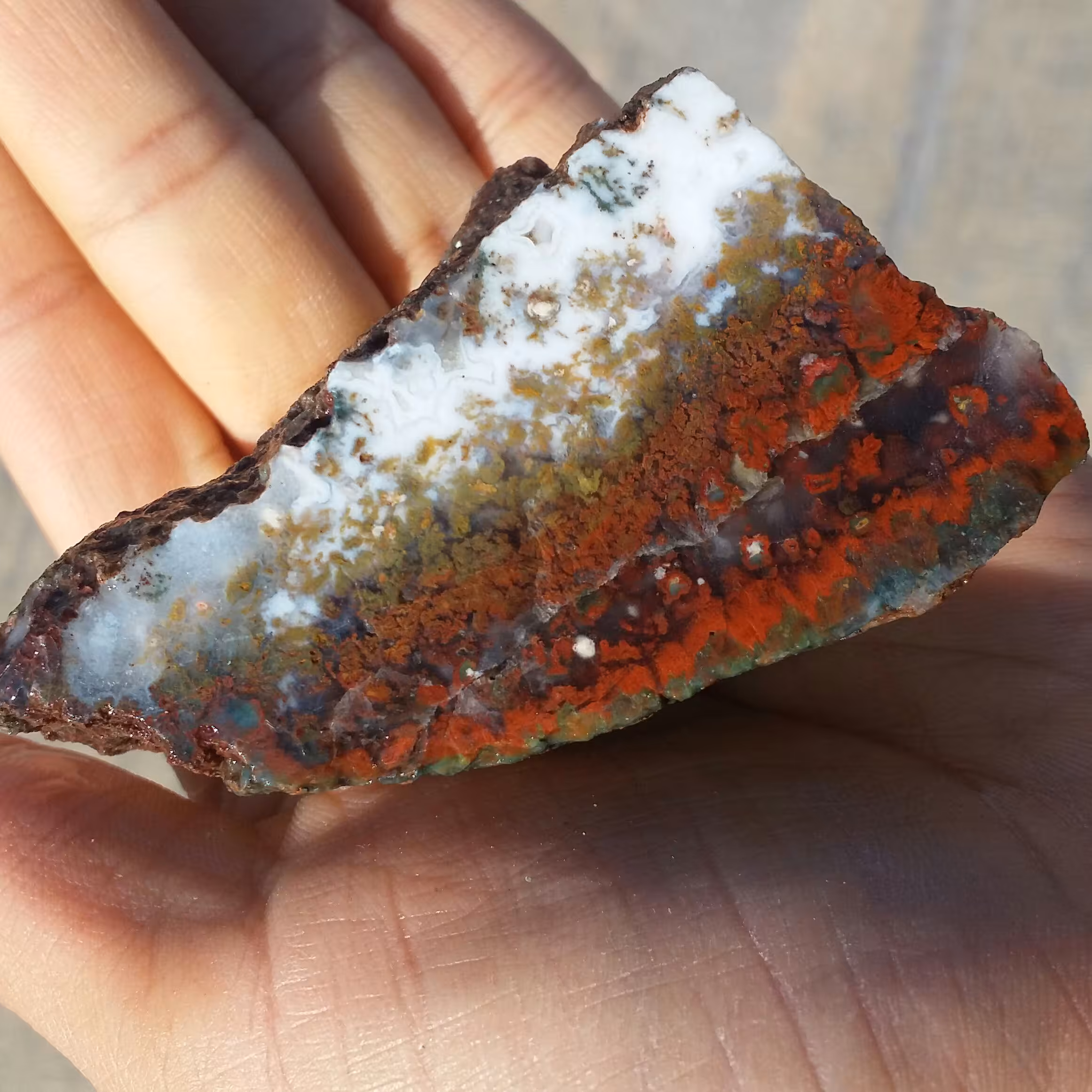 اسلایس سنگ راف عقیق منظره کمیاب بسیار دیدنی شاهکار خلقت کاملا طبیعی
با قابلیت ساخت چند نگین محشر
 کد 8285