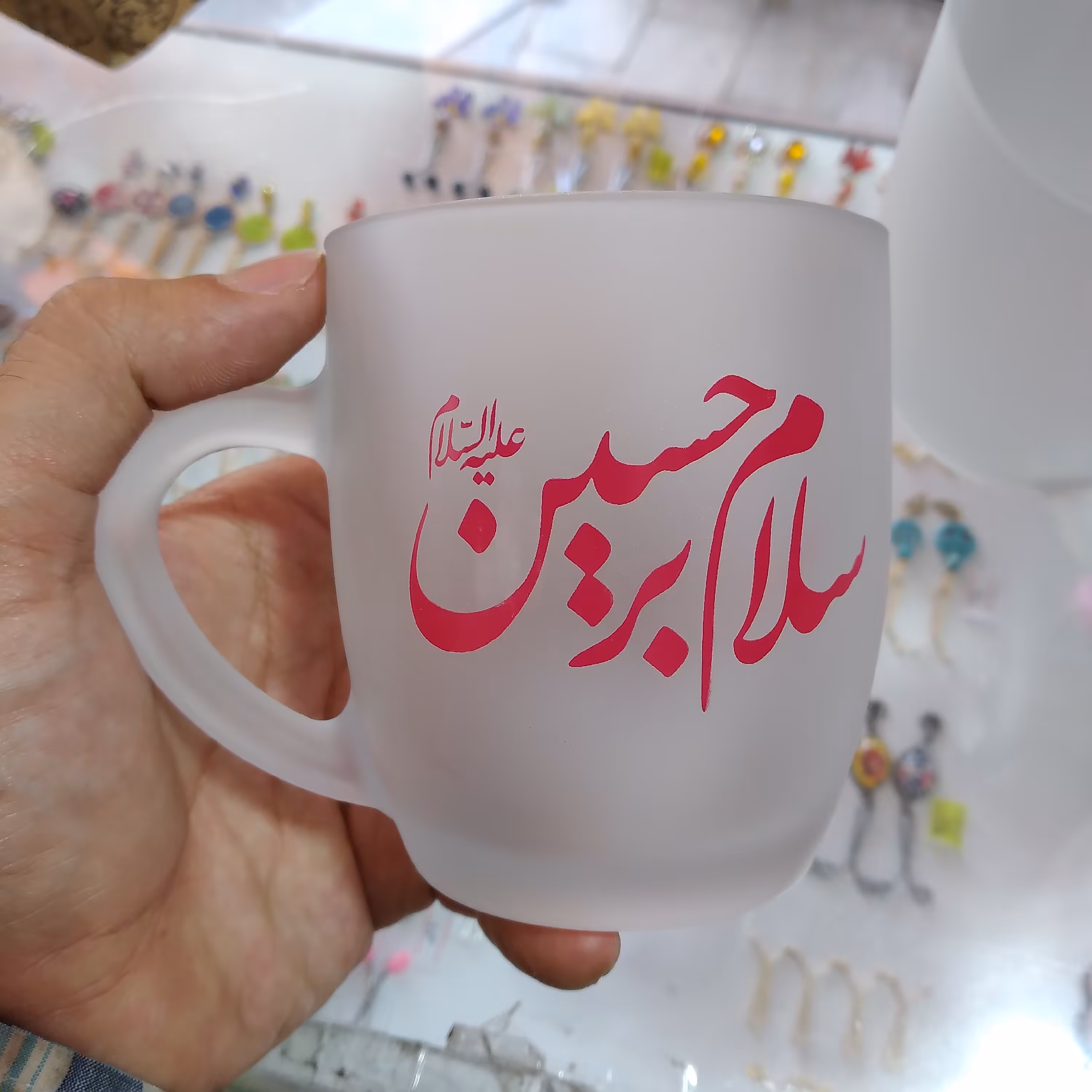 ماگ مذهبی درجه یک در طرح های مختلف  با رنگ ثابت بسیار زیبا و جذاب