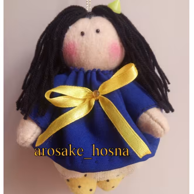 آویز نمدی زیبای دختر زرد و آبی