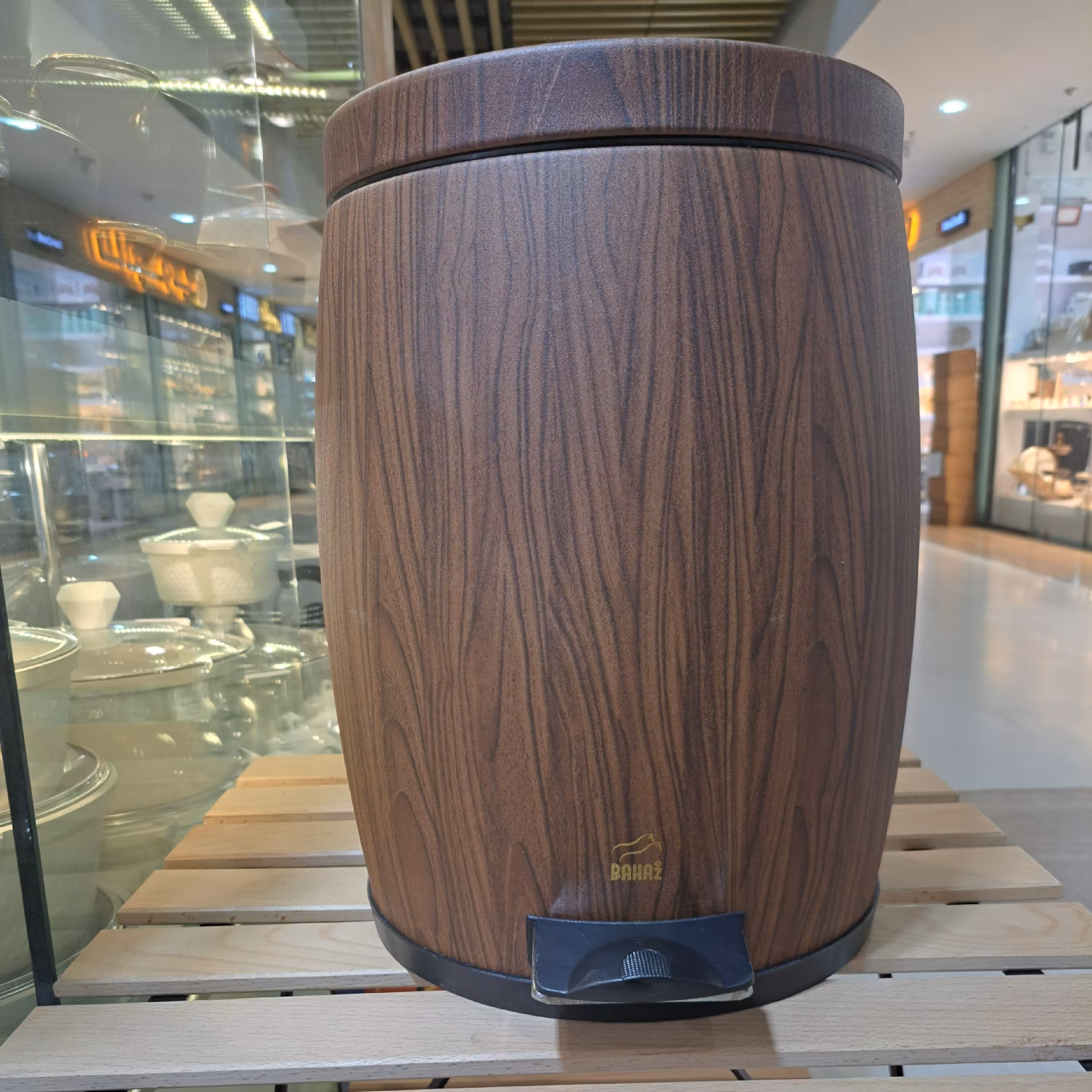  سطل زباله پدالی 14 لیتر طرح ونگه برند بهاز کالا