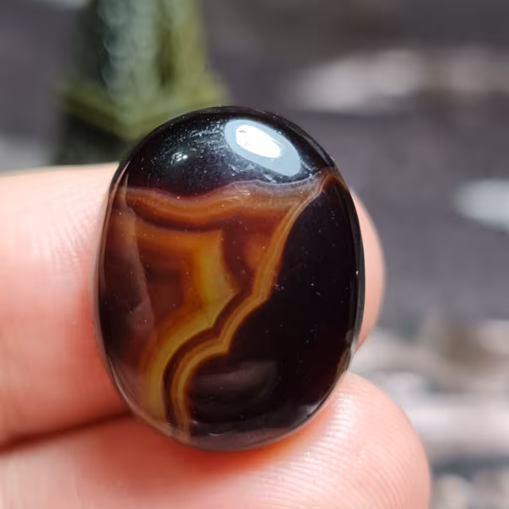  نگین فوق العاده زیبای سنگ عقیق سلیمانی خاص اصل خراسانی
کد 26338
