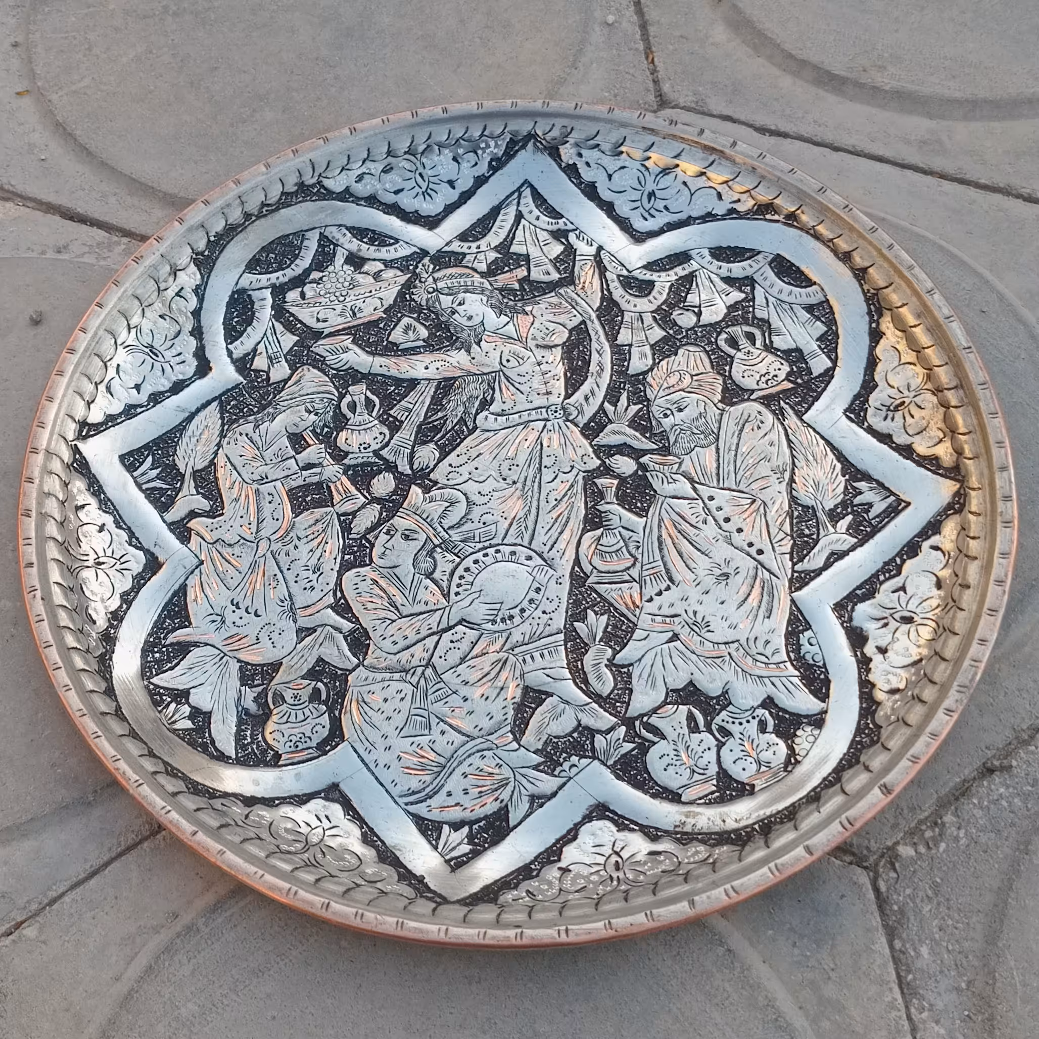 بشقاب مسی قلمزنی سی سانتی 4