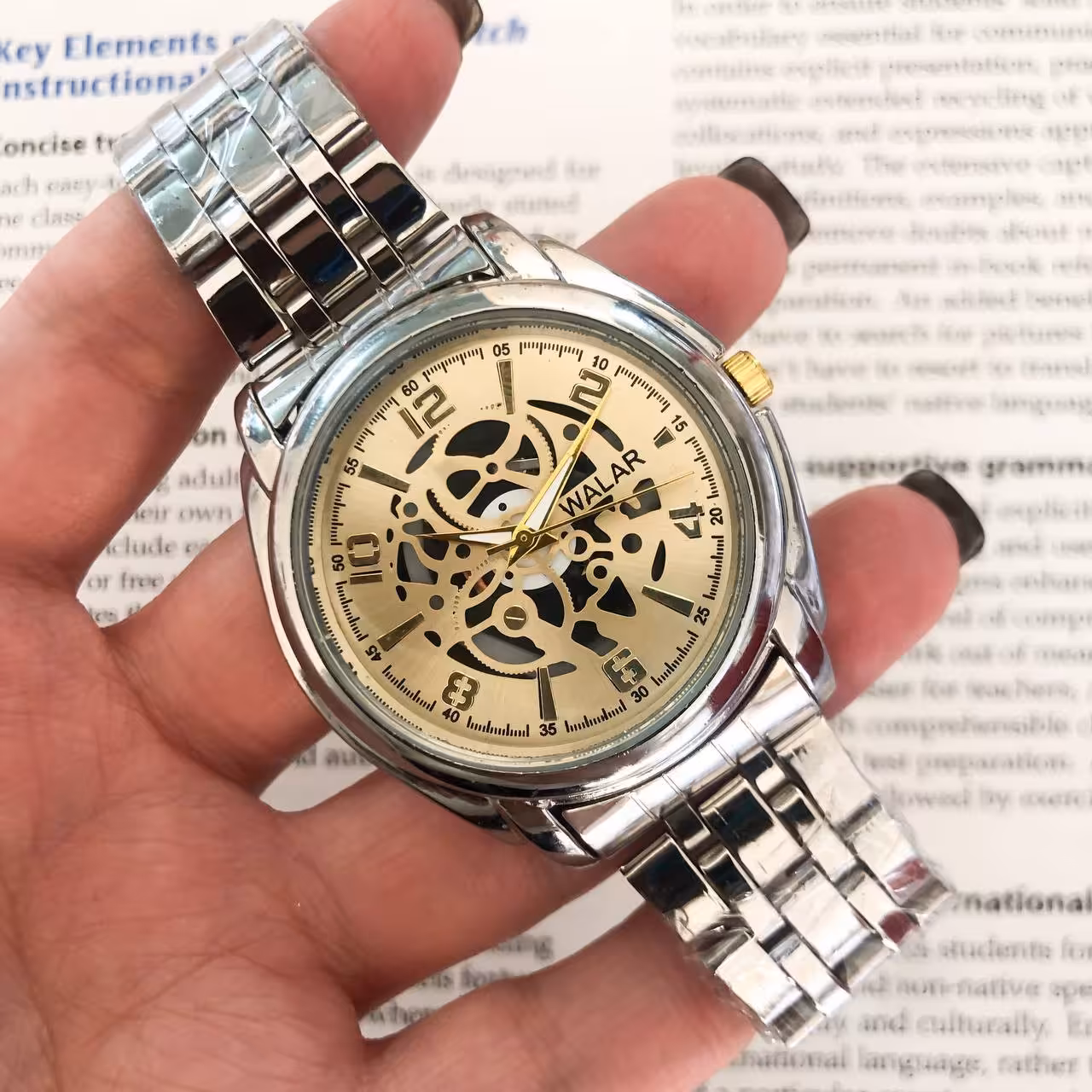 ساعت والار مردانه طرح اتومات بنداستیل نقره ای
وارداتی از دبی