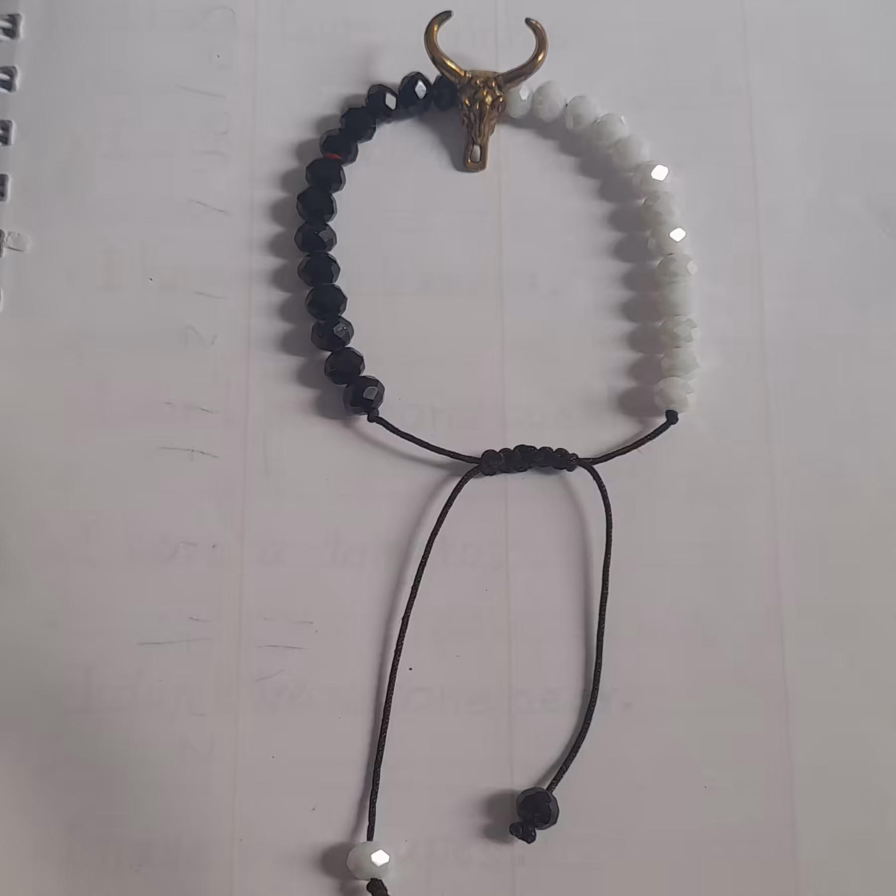 دستبند مروارید  دورنگ...( پس کرایه)