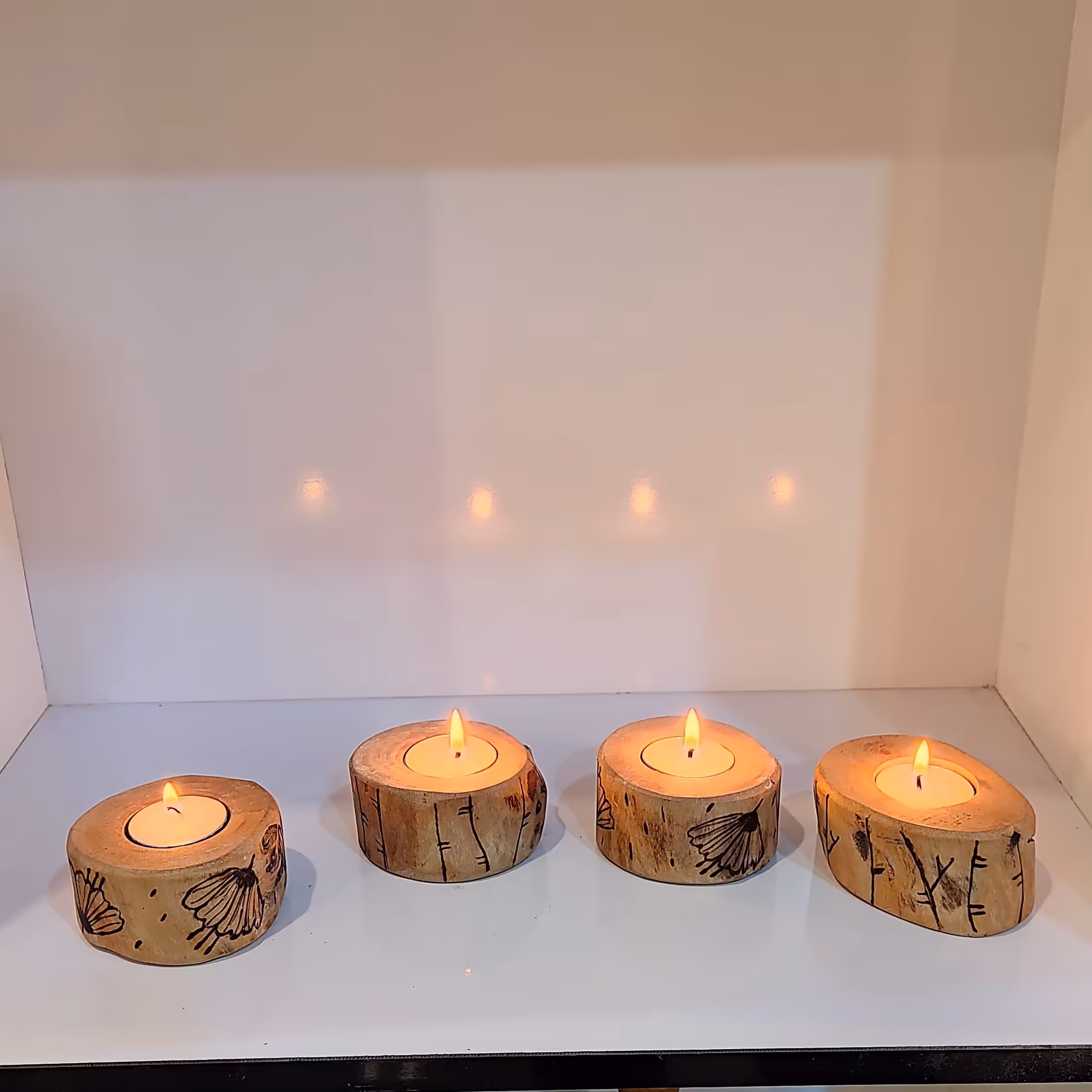 جاوارمری تنه درختی با طرح سوخت نگاری شده 