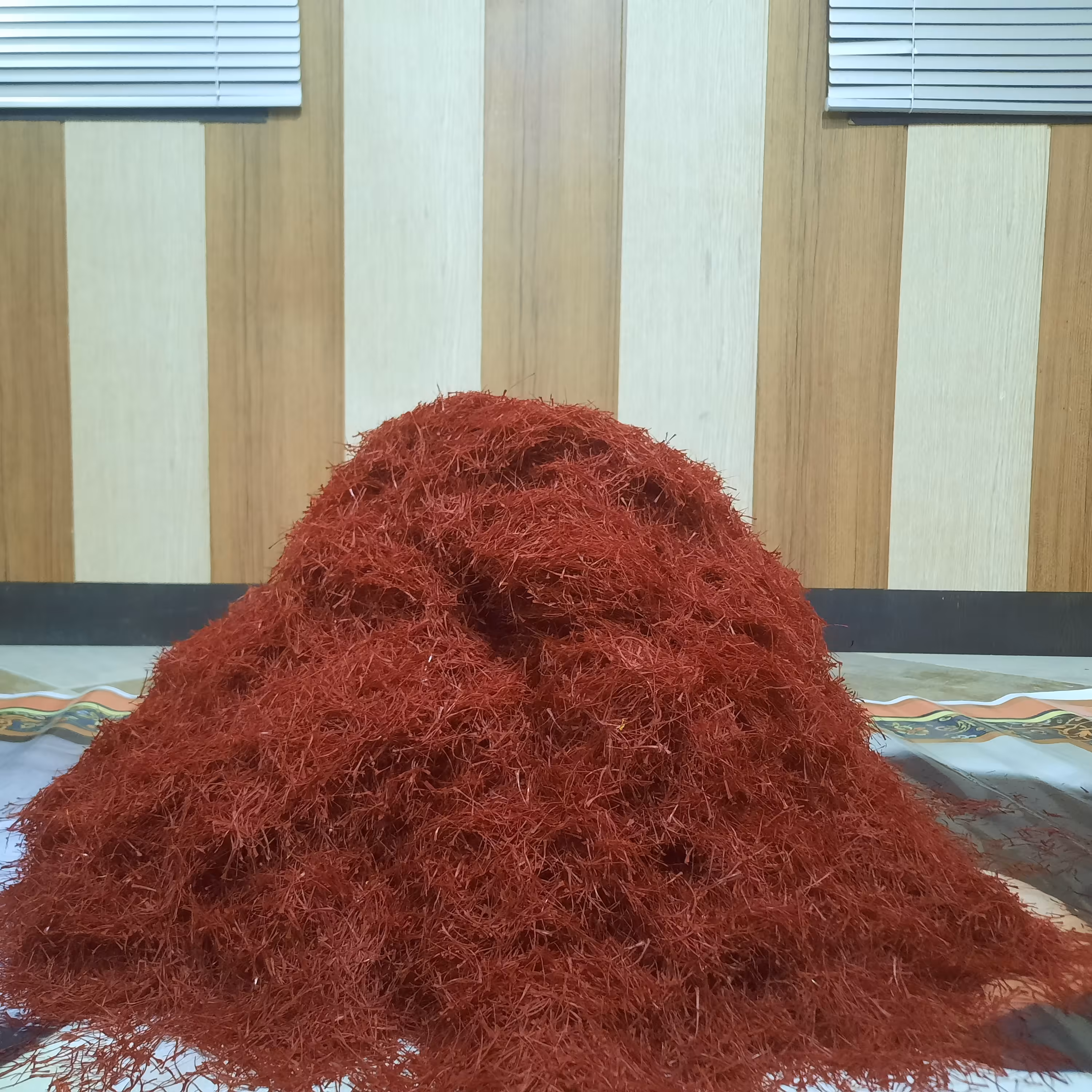 زعفران ممتاز.به صورت فله ای و به درخواست مستری.سوپر نگین و تضمین شده.