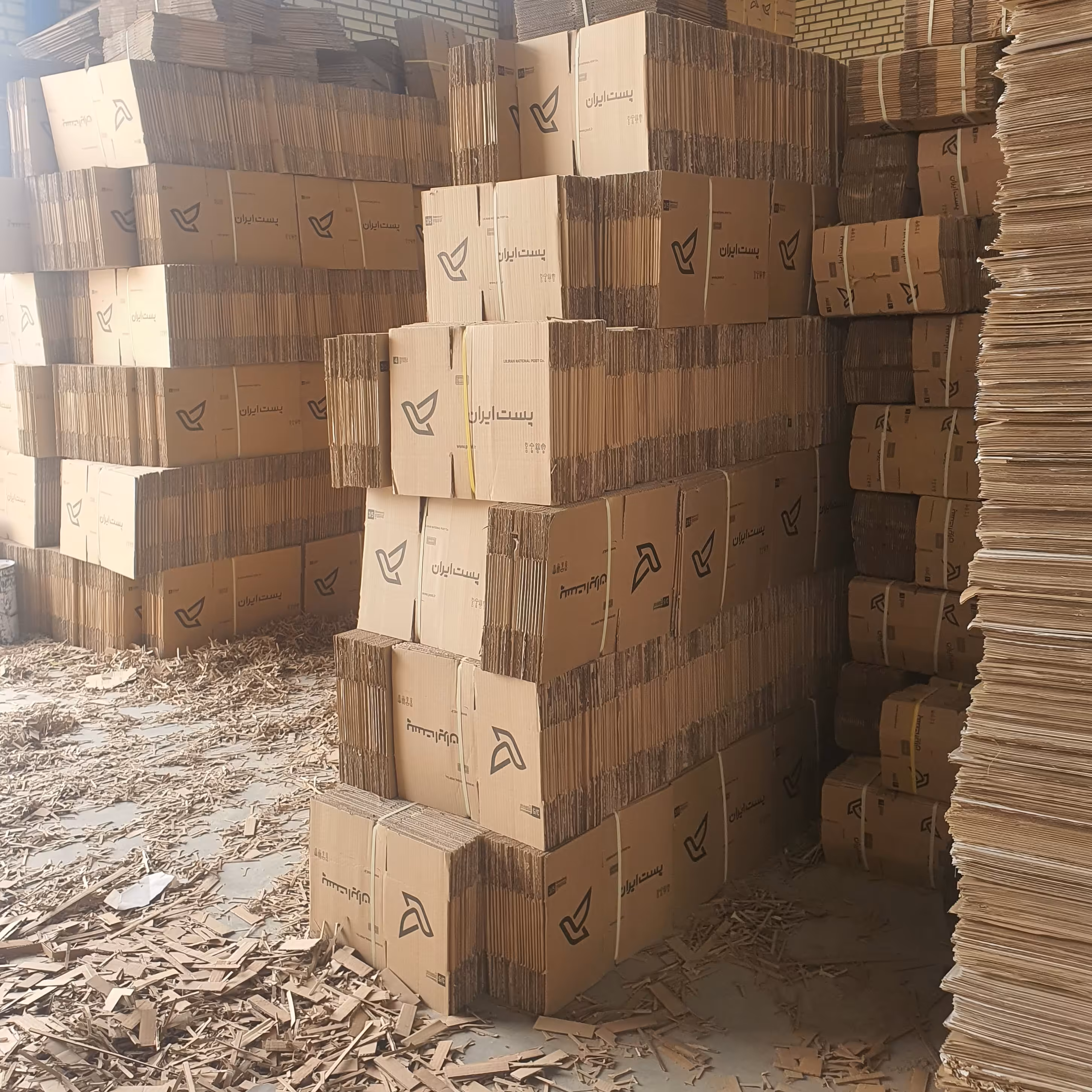 کارتن پستی سایز 4 چهار کتابی  20 عدد A ابعاد .30 در20در15 سایز    پاکت پستی  کتابی   سایز چهار 