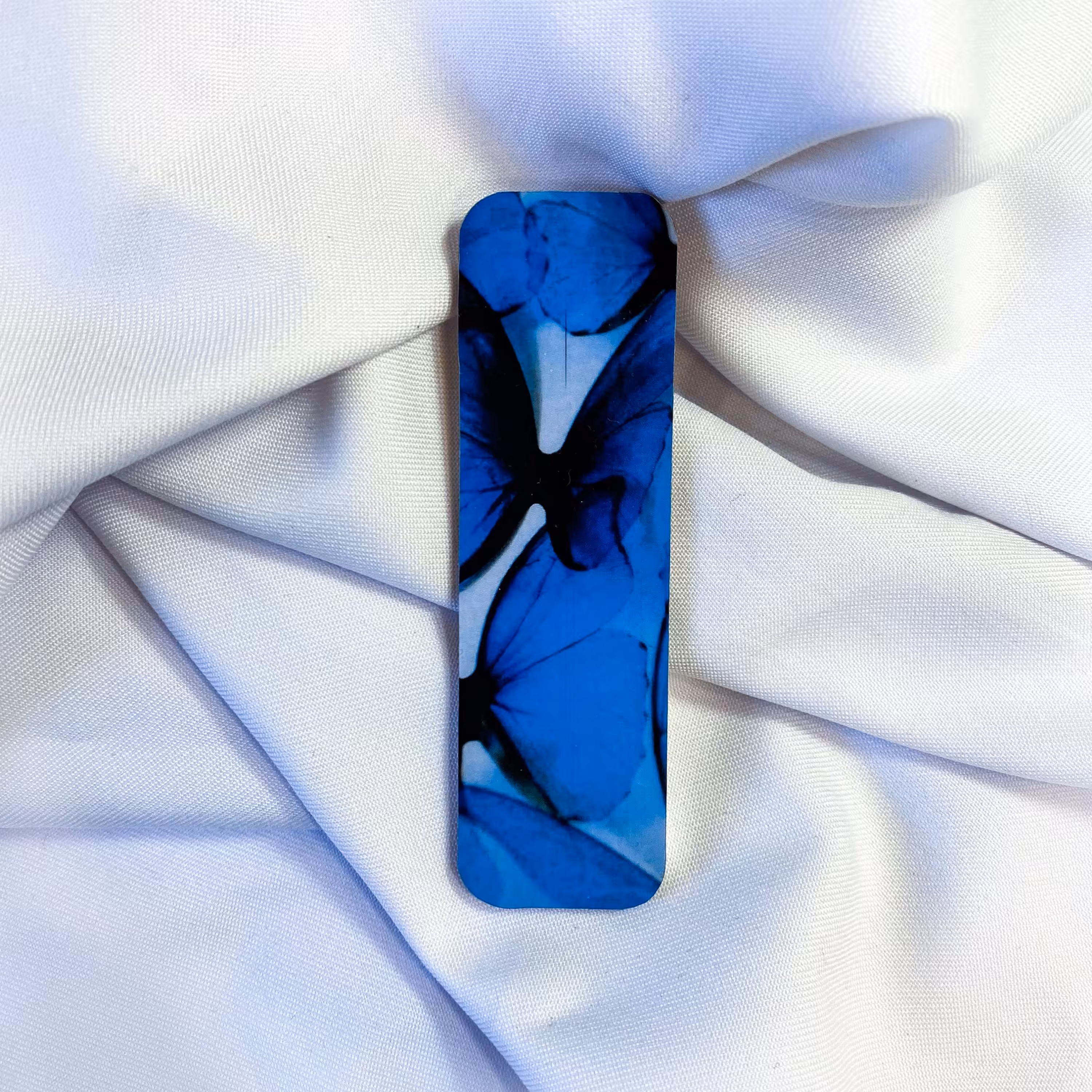 بوکمارک چوبی با طرح پروانه های آبی