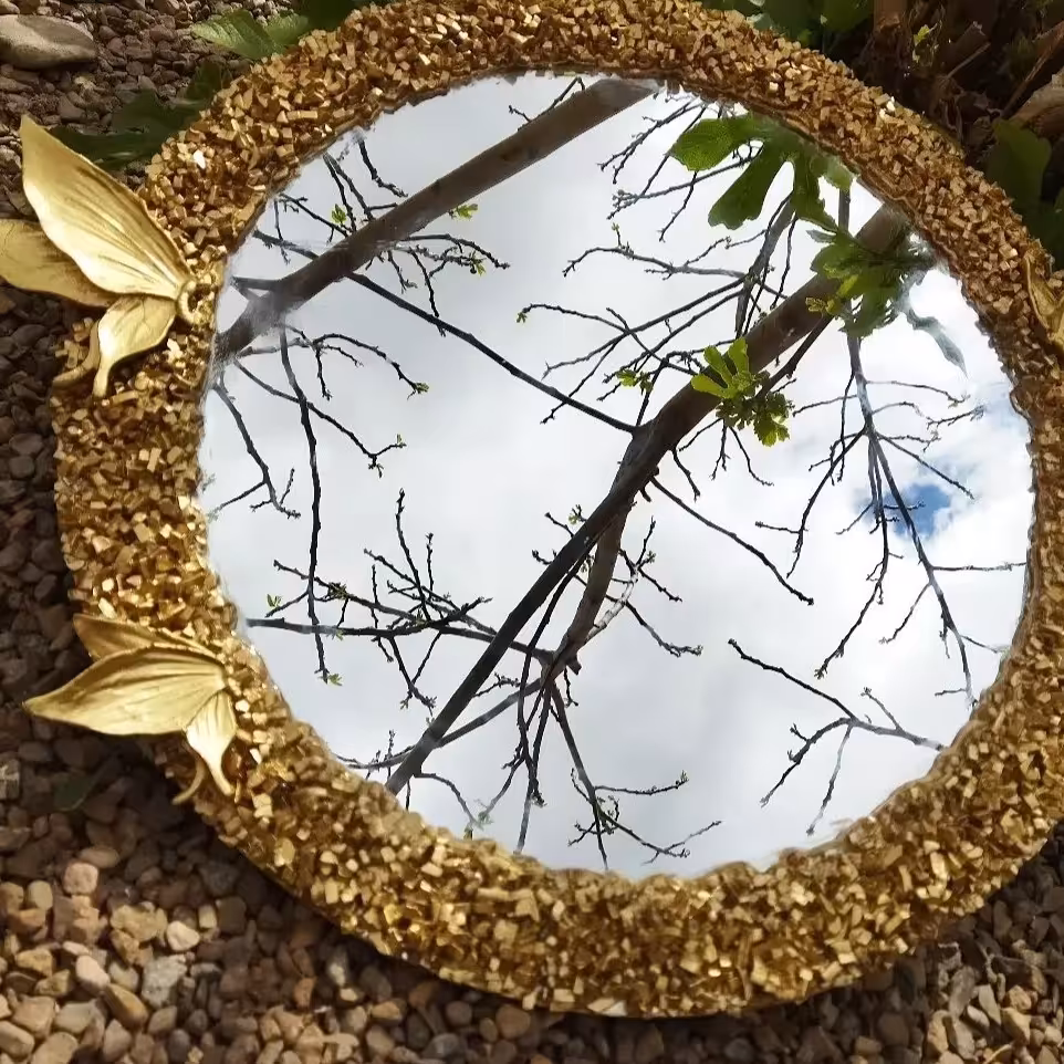 آیینه کریستالی