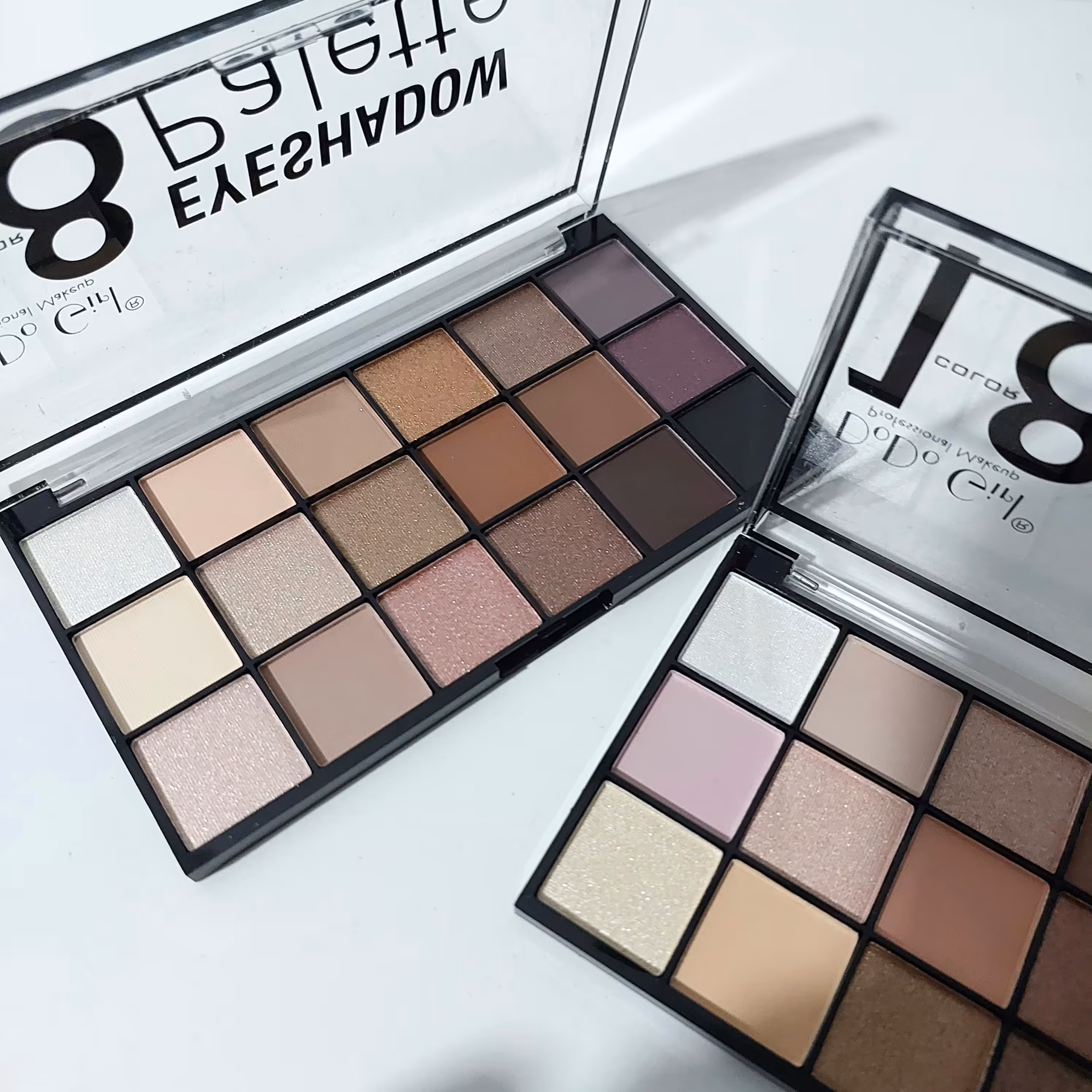 پالت سایه چشم 18 رنگ دودو گرل شماره 01 DoDo Girl Eyeshadow Palette