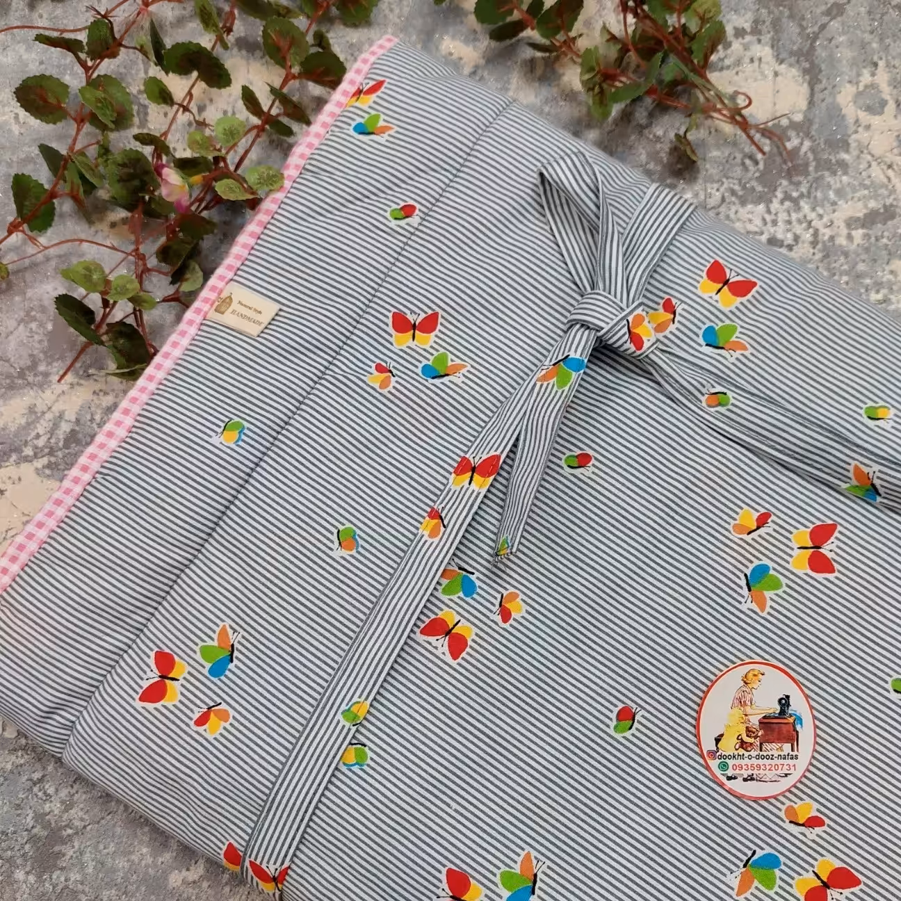 نمگیر ظروف و آشپزخانه.پارچه ای کتان نخ.با آستری ضد آب برزنت.قابل شستشو در ماشین لباسشویی.رودوزی شده .