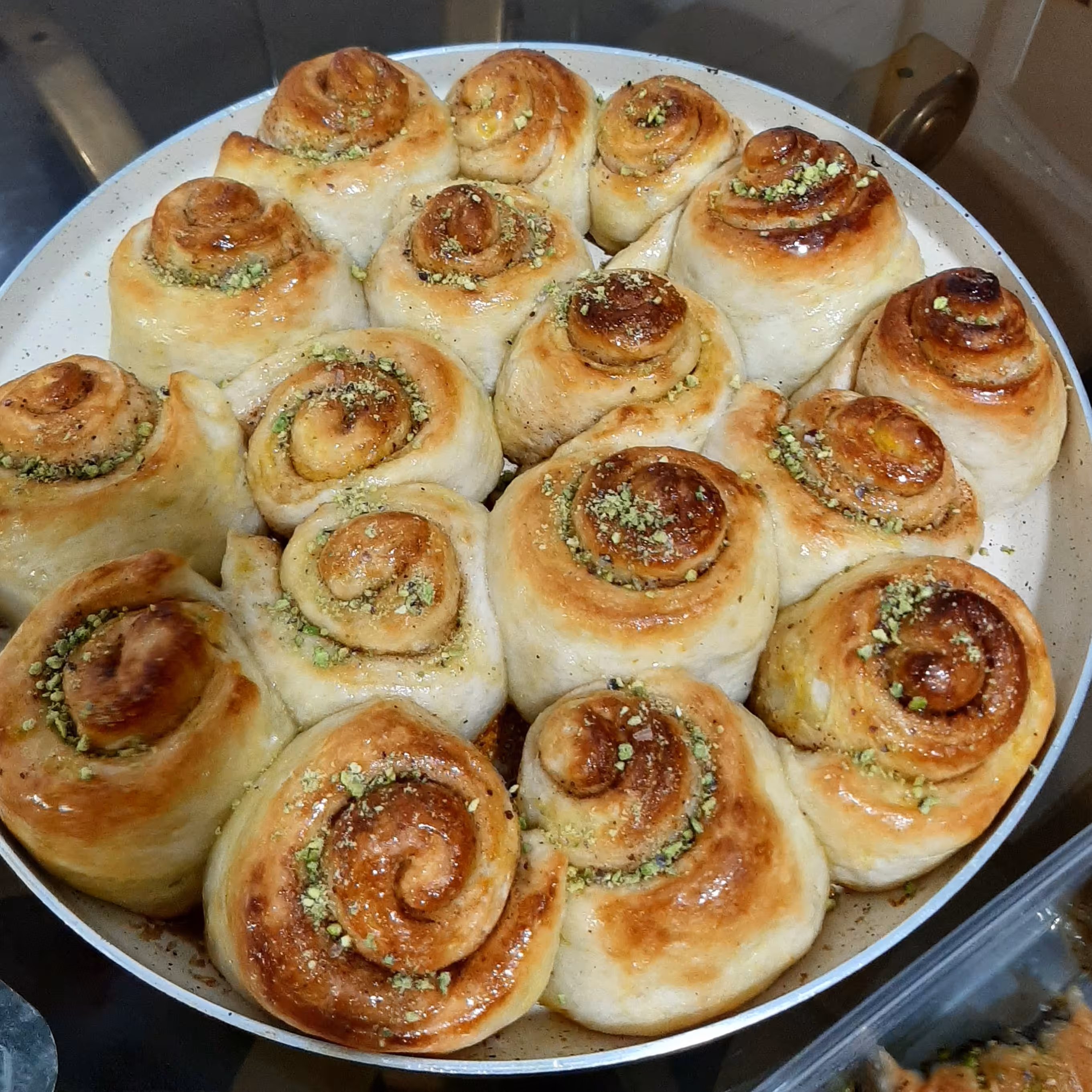 رول دارچینی