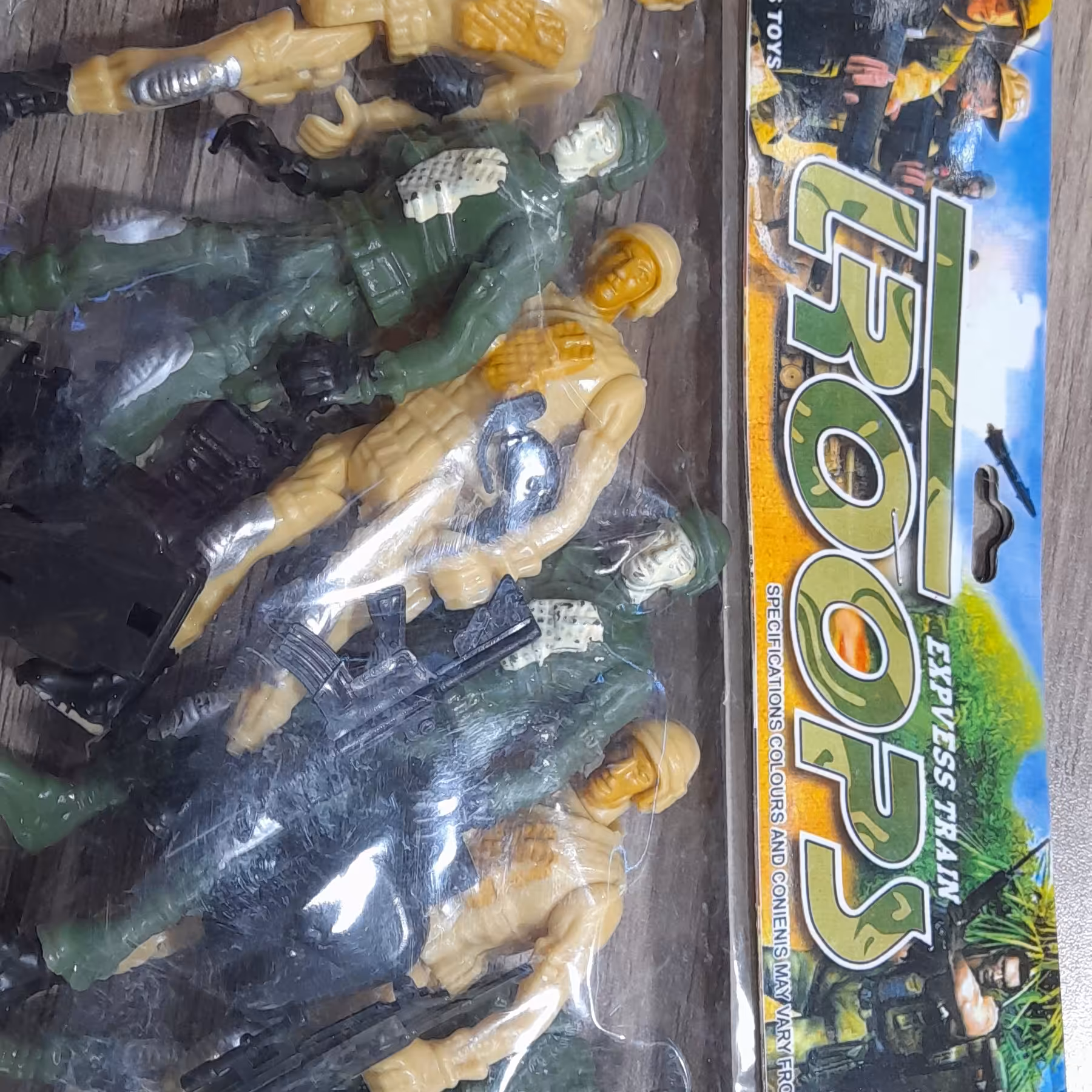 اسباب بازی ست سرباز با لوازم کامل 