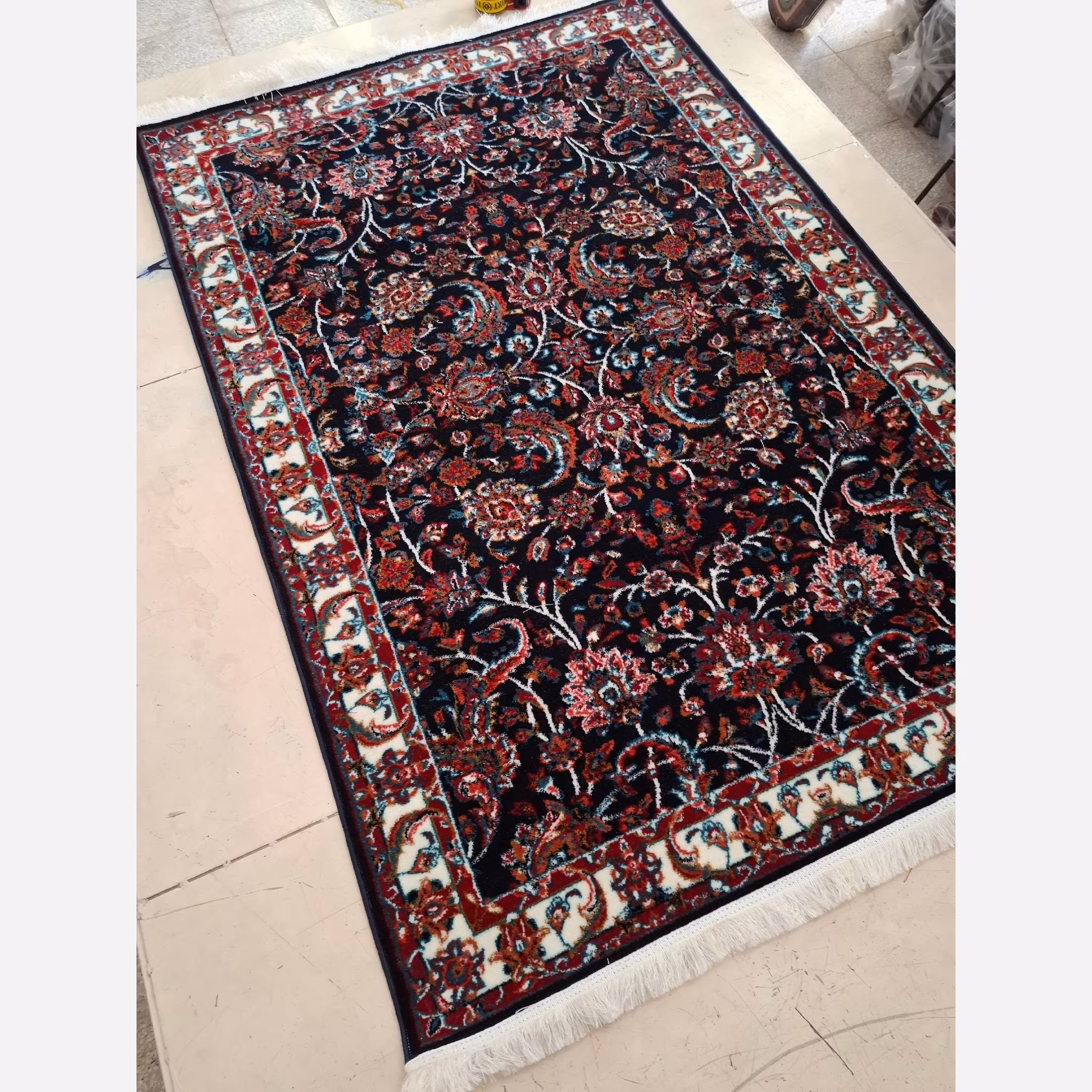 گلیم فرش پرزدار،گبه ماشینی کاشان طرح افشان 6متری(هزینه ارسال باخریداروپس کرایه میباشد)