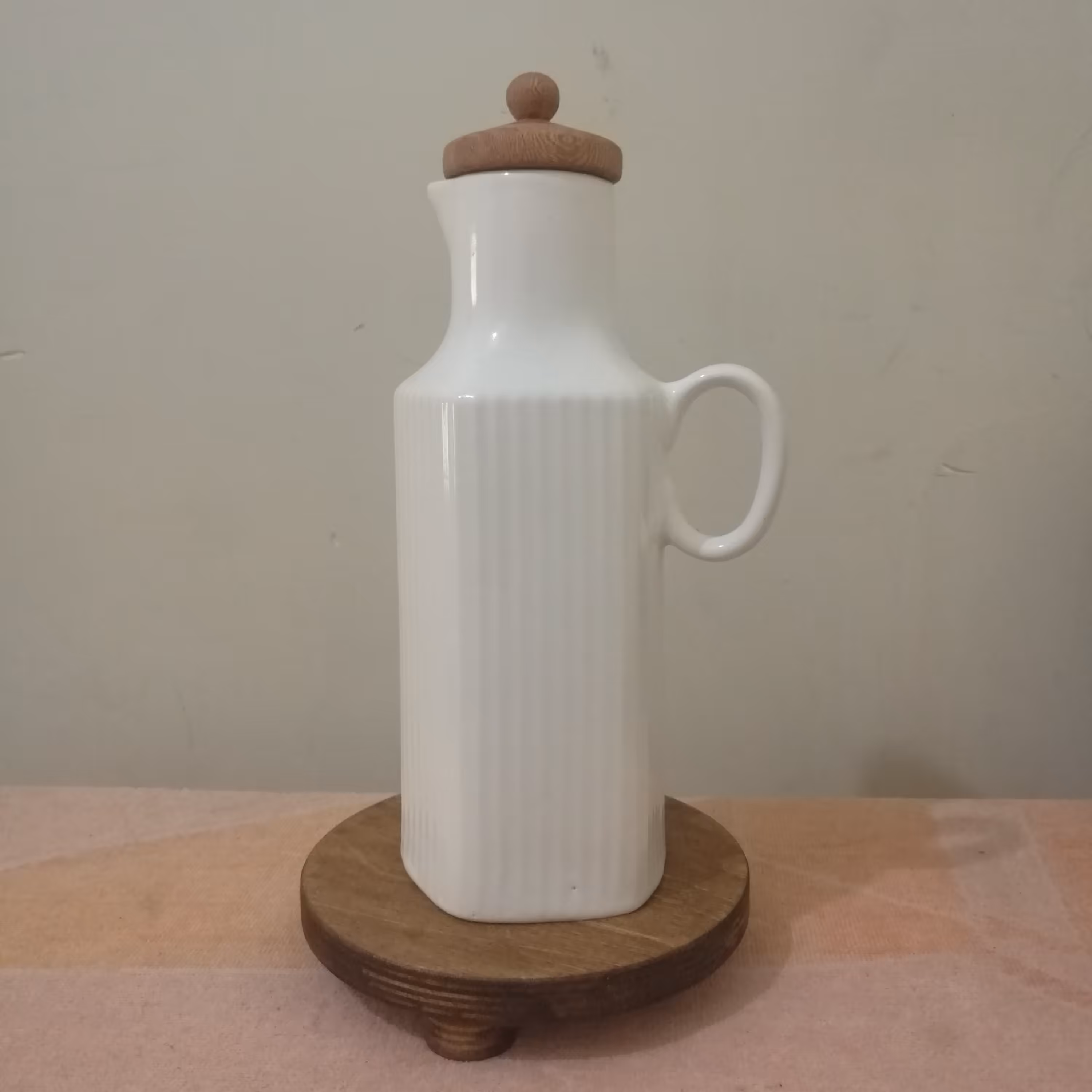 روغن ریز  سرامیکی - طرح راه راه - در چوبی واشر دار  - حدوداً 800 میل - جنس با کیفیت