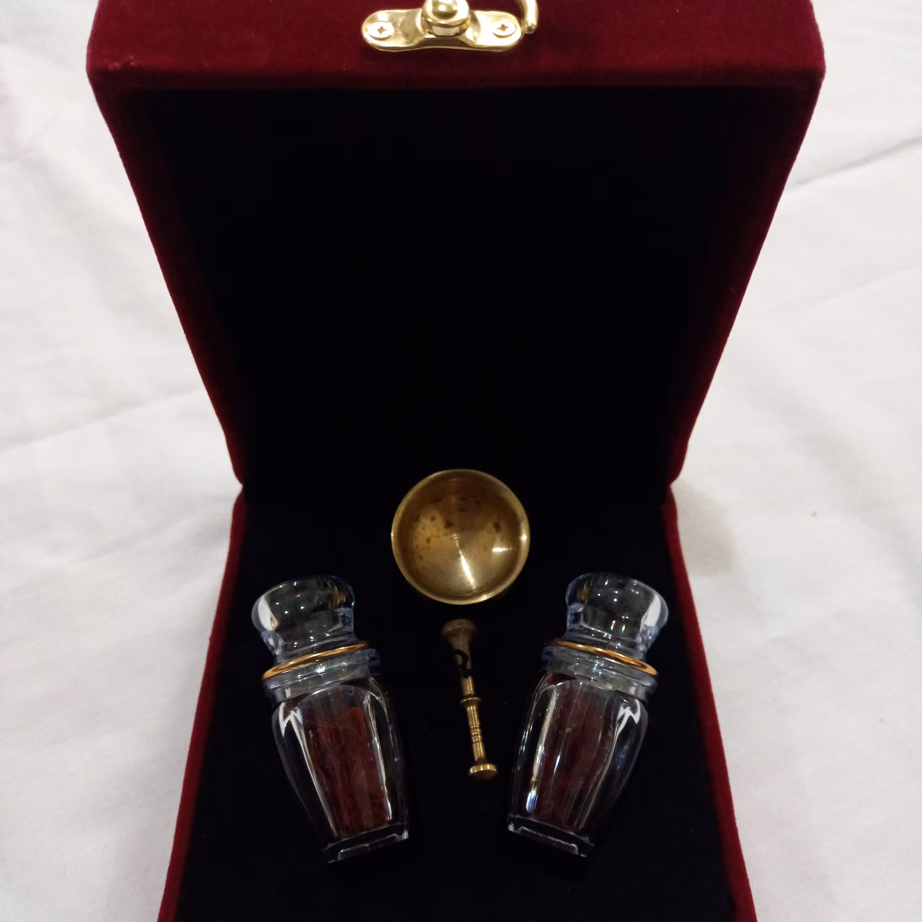 باکس زعفران حاوی نیم مثقال زعفران سوپر نگین با ارسال رایگان