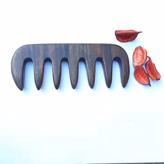 شانه چوبی دندانه فوق درشت با چوب گردو یک تیکه قطر یکسانت دستساز تولیدی چوبکده بیدسفید