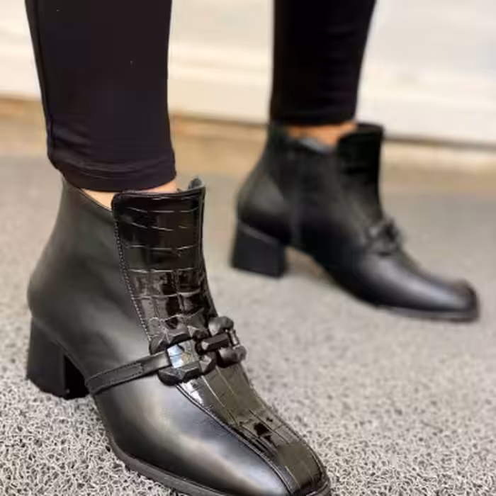 نیم بوت پاشنه دار