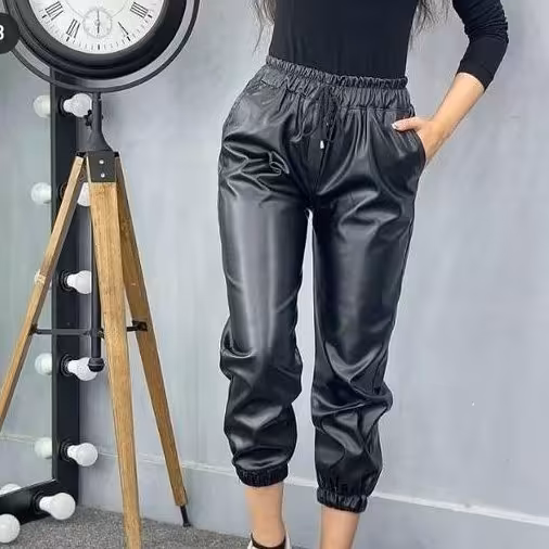 شلوار چرم گت دار کمر کش داخل خز بسیار ضخیم پاییزه تنخور فوق العاده شیک