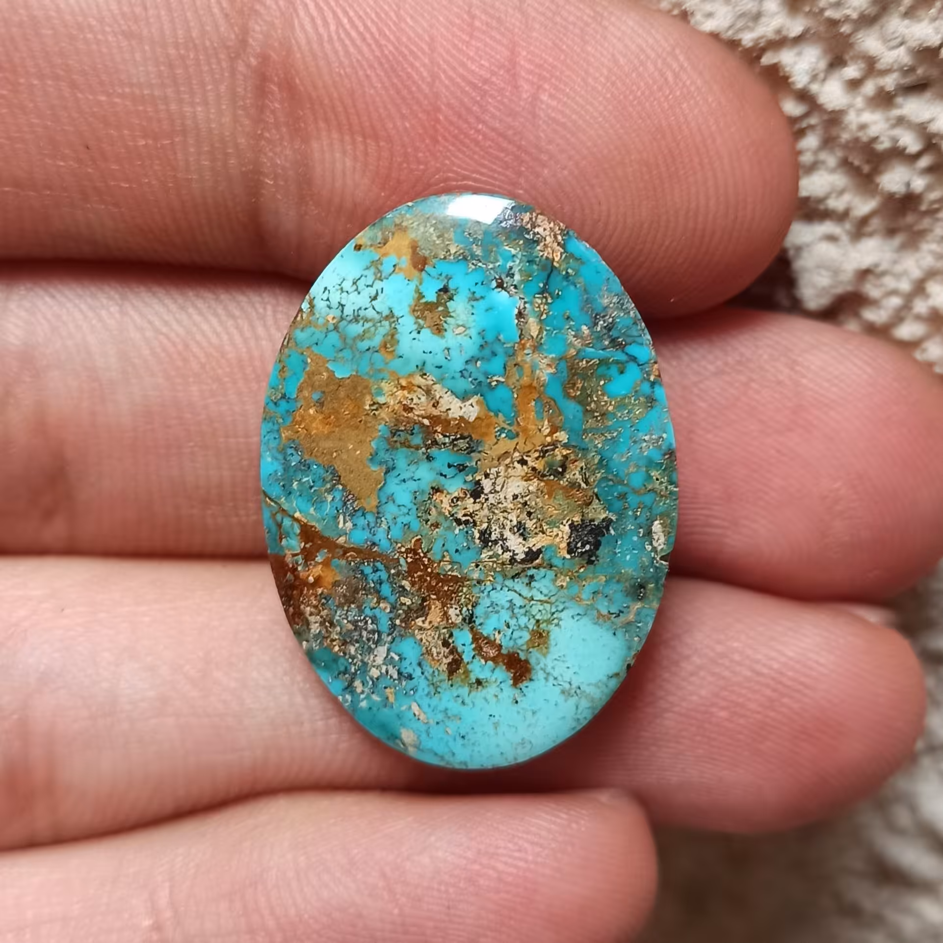 نگین فیروزه نیشابوری سبز خاک طلایی درشت طبیعی احیا نشده F2