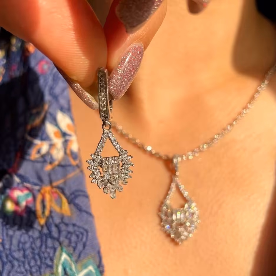 نیمست جواهری نقره، باکیفیت و بادوام، نگین های زیرکونیوم، ابکاری درجه یک 