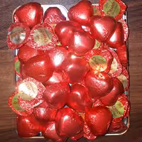 شکلات کاکائو قلبی قرمز با مغز ژله توت فرنگی فرمند (100 گرمی)