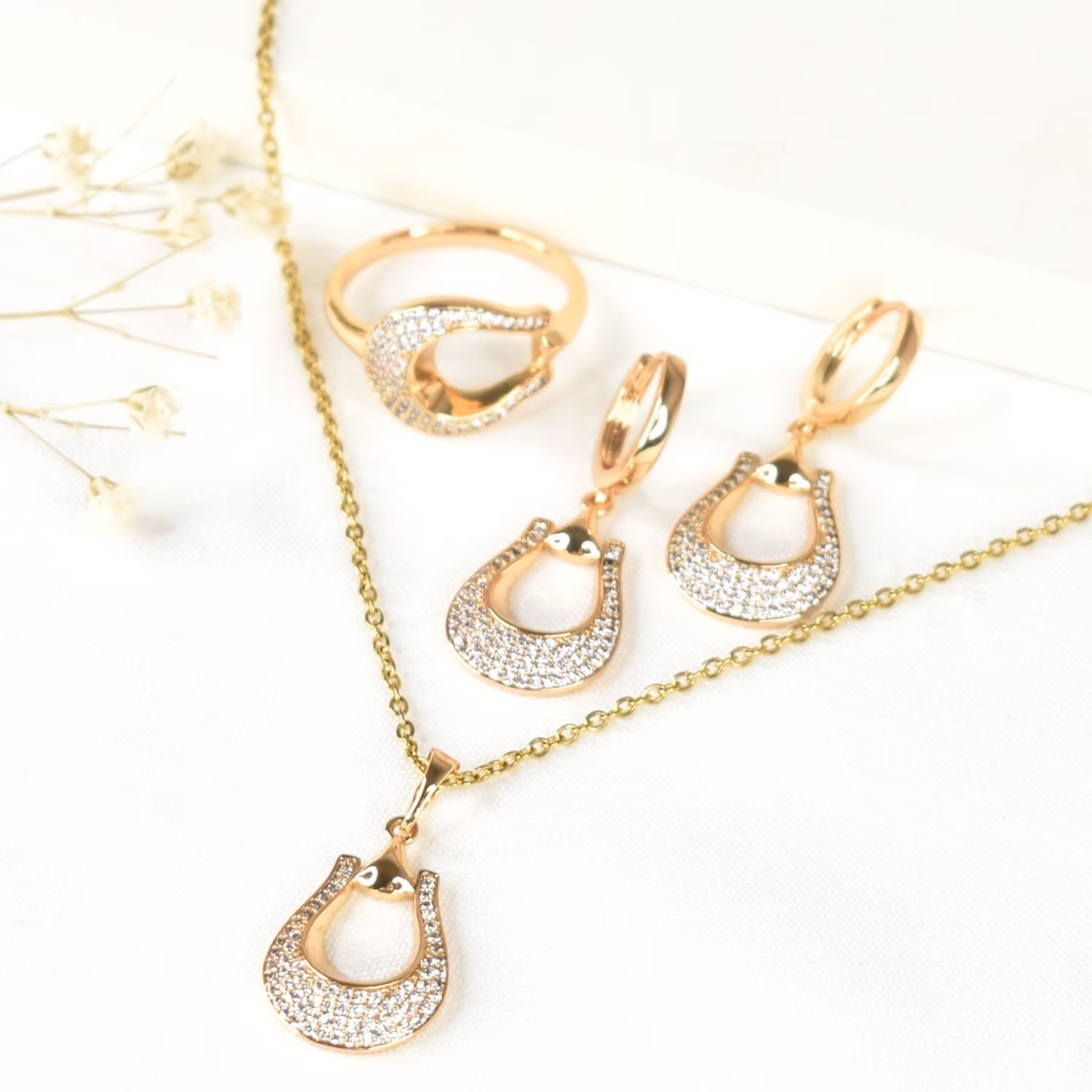 نیمست طرح طلا برند ژوپینگ نگین دار  با زنجیر استیل 45 سانتی کد7789