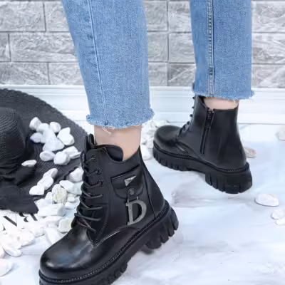 نیمبوت زنانه