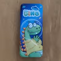 جامدادی فلزی دو طبقه فانتزی طرح دایناسور کوچولو dino 2 جدول ضرب دار ، جا مدادی جا دار، جا مدادی فانتزی خارجی و وارداتی