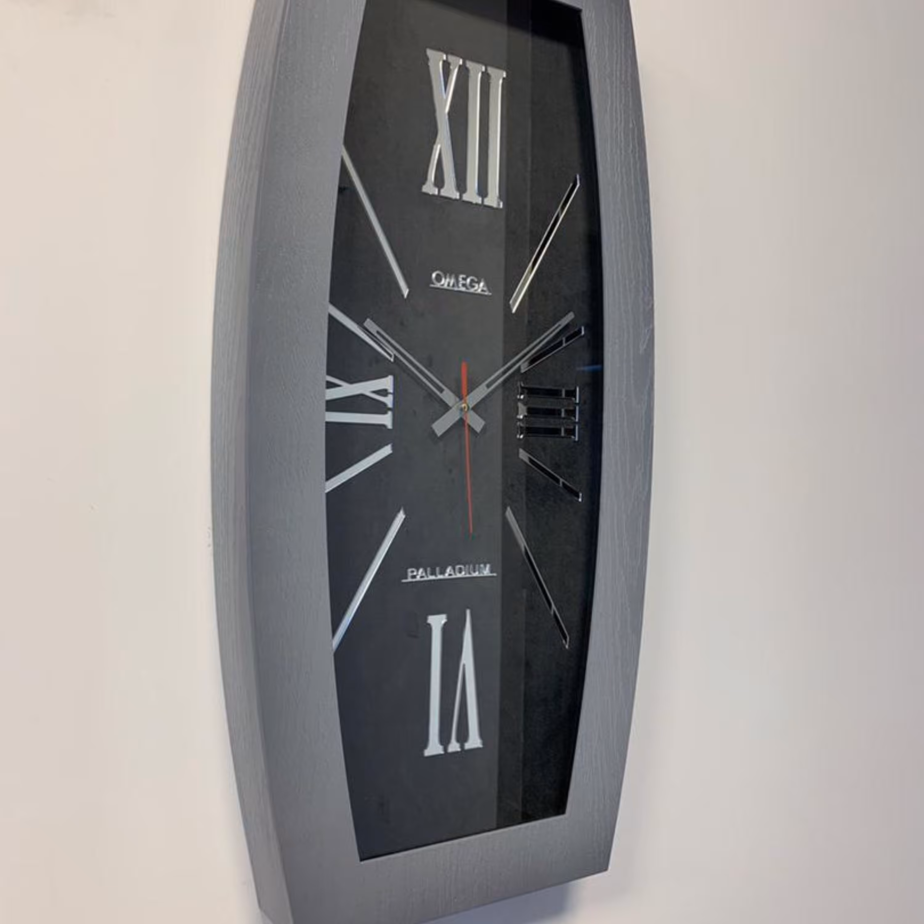 ساعت دیواری امگا پالادیوم پاندولدار