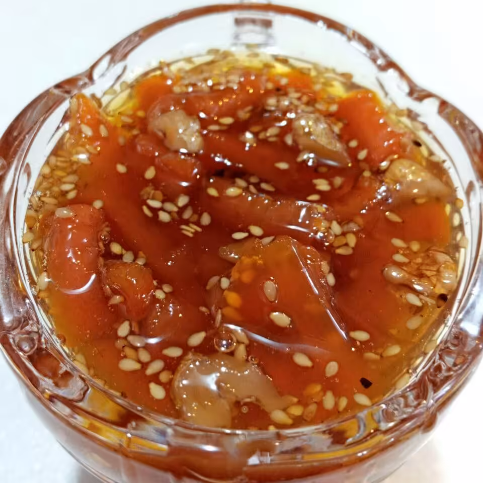 مربای هویج یک کیلویی ارگانیک مازنی با گردو و کنجد 