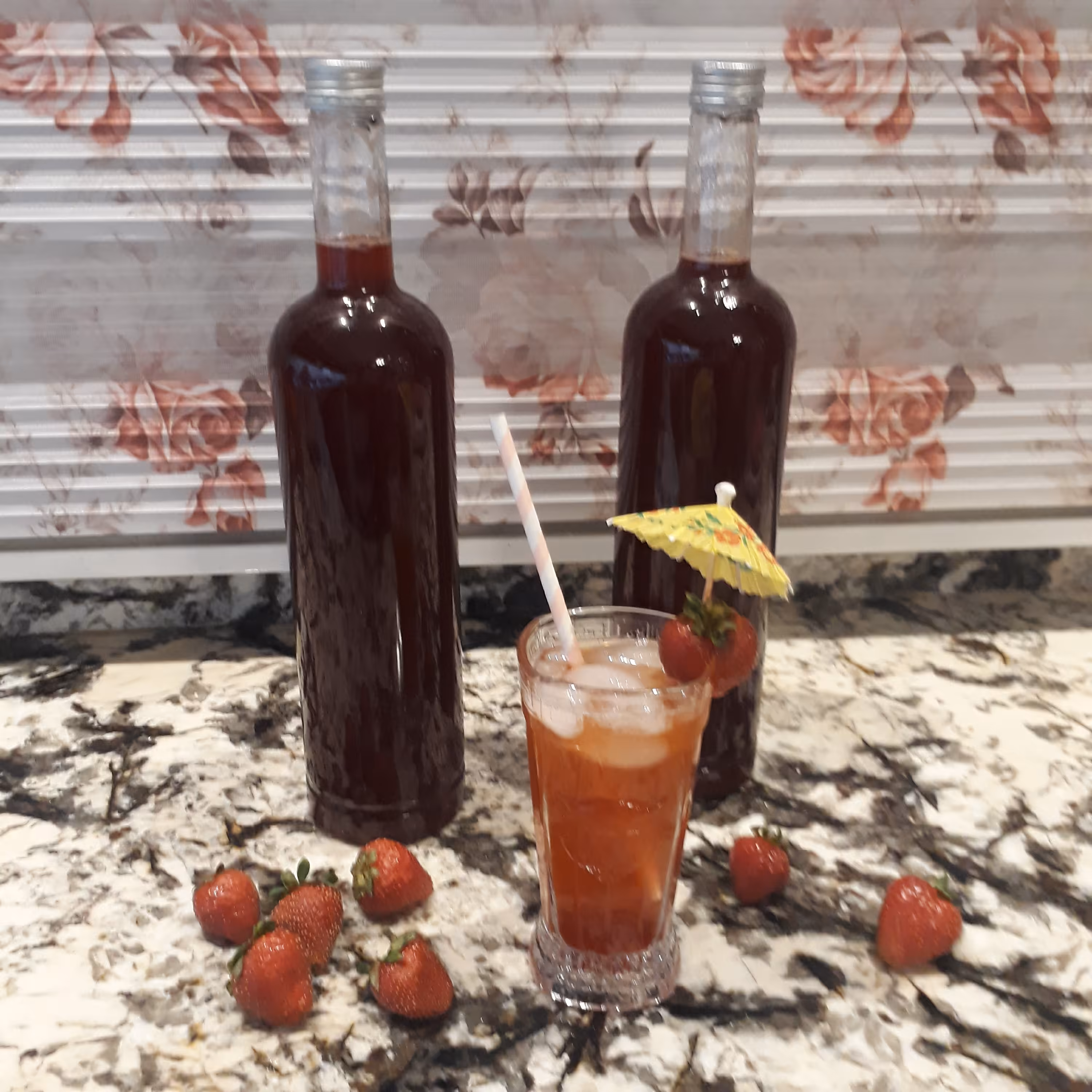 شربت توت فرنگی 