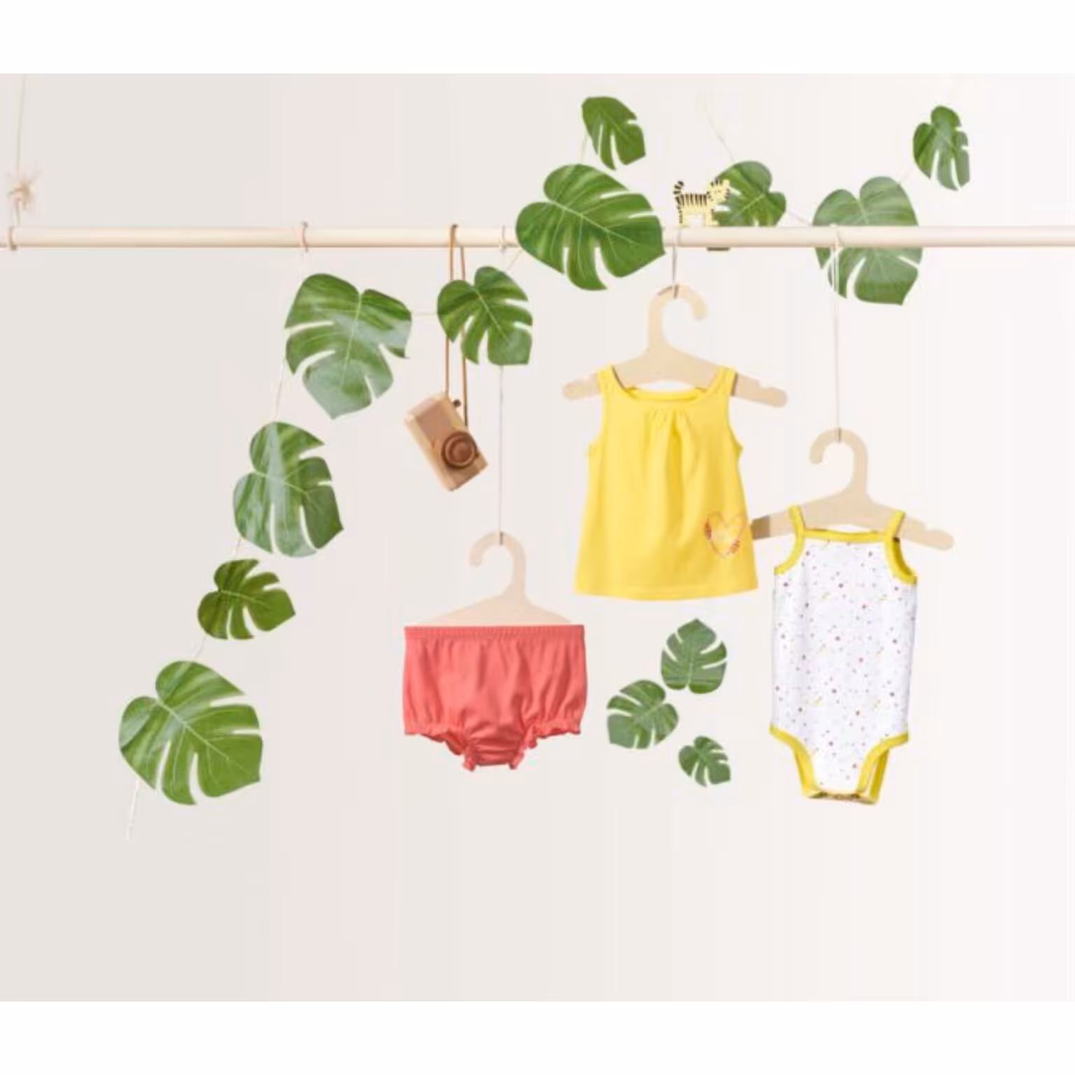 ست نوزادی وارداتی تاپ و بادی و شورت دخترانه 2تا6ماه برند لوپیلو