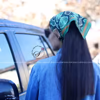 دستمال سر  سبز  پوست ماری یا دستمال گردن (باندانا)سبز  و قهوه ای طرح پوست ماری نخی قواره 45