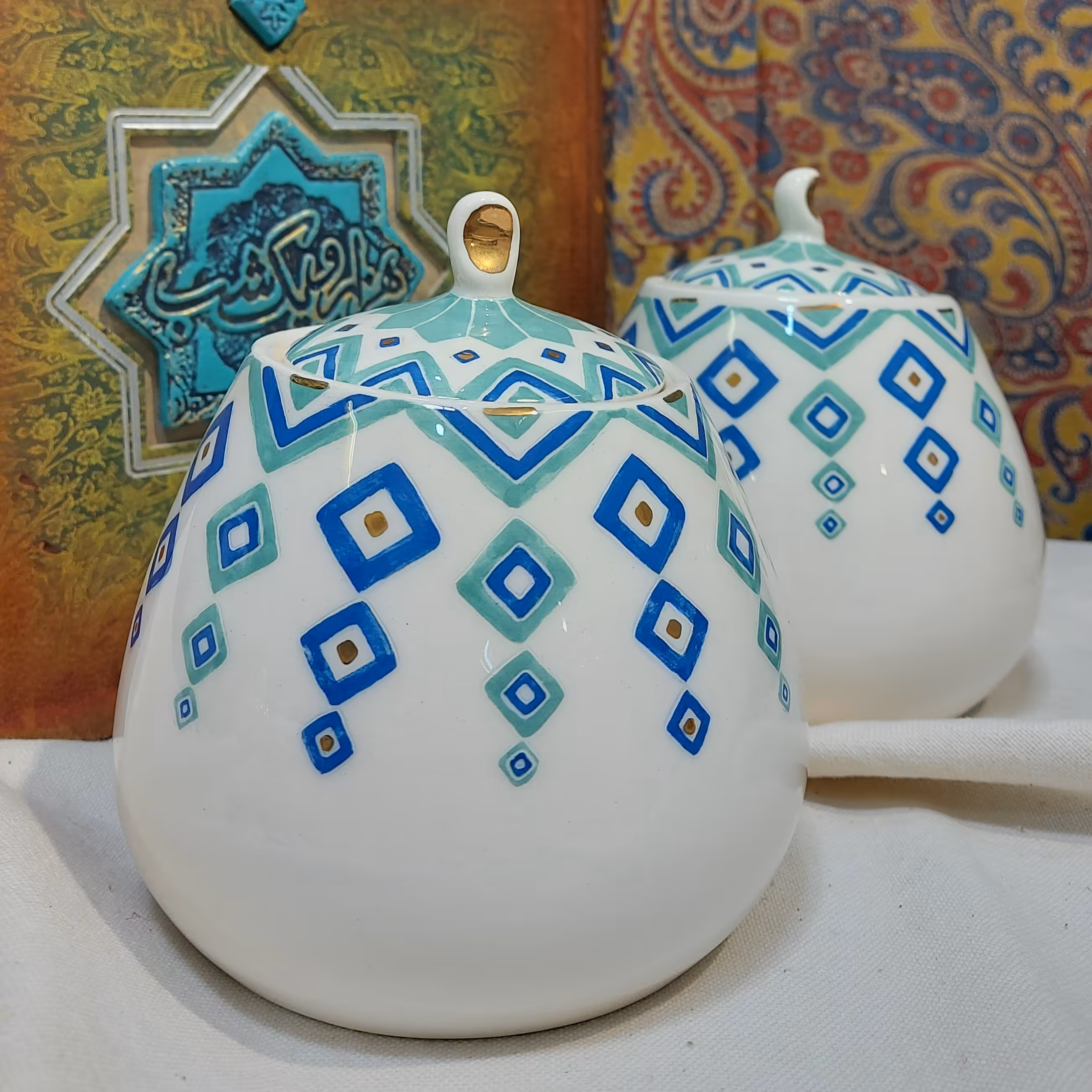 بانکه عدسی گنبد فیروزه ای