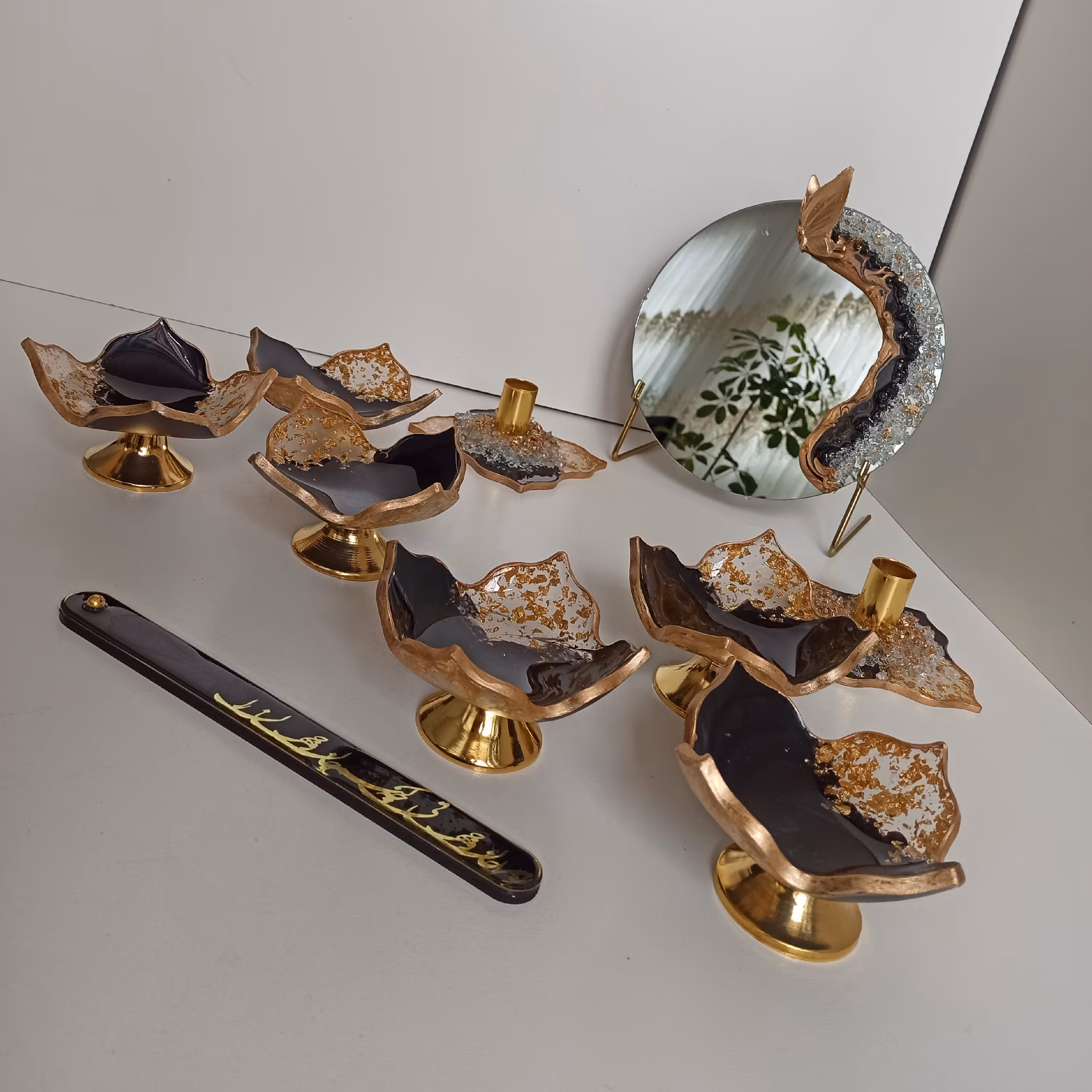 هفت سین رزینی مشکی طلایی 