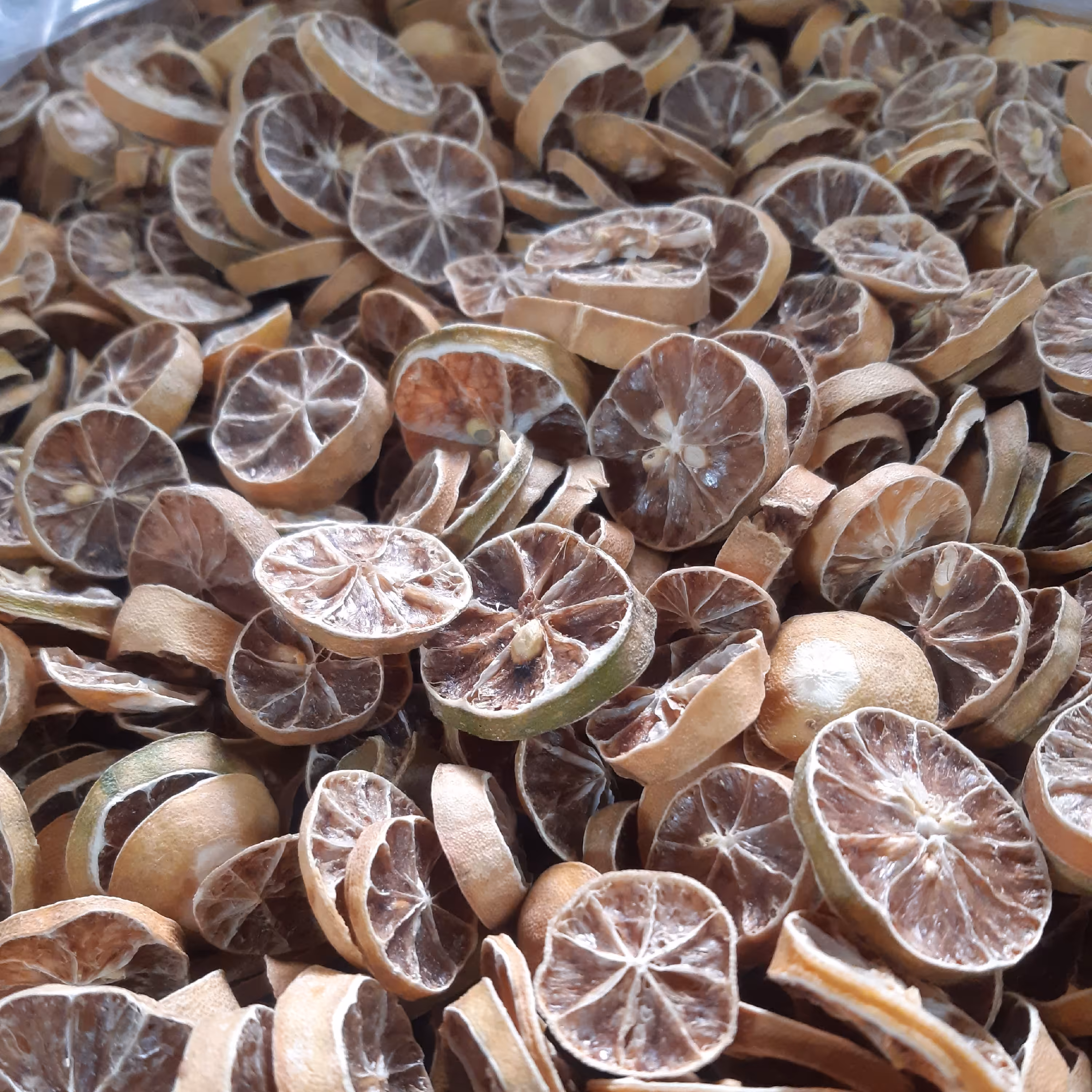 اسلایس لیمو رودانی  روشن نیم کیلو 100 هزار تومان یک کیلو 190 هزار تومان