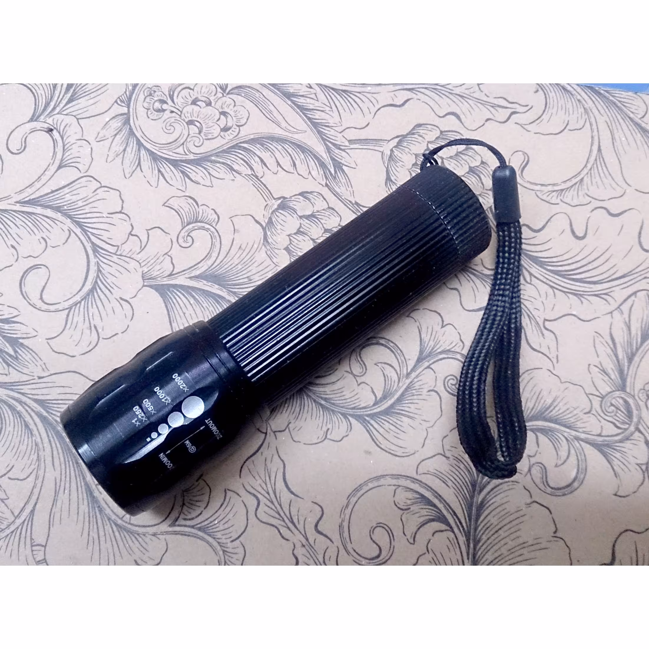 چراغ قوه فلزی 