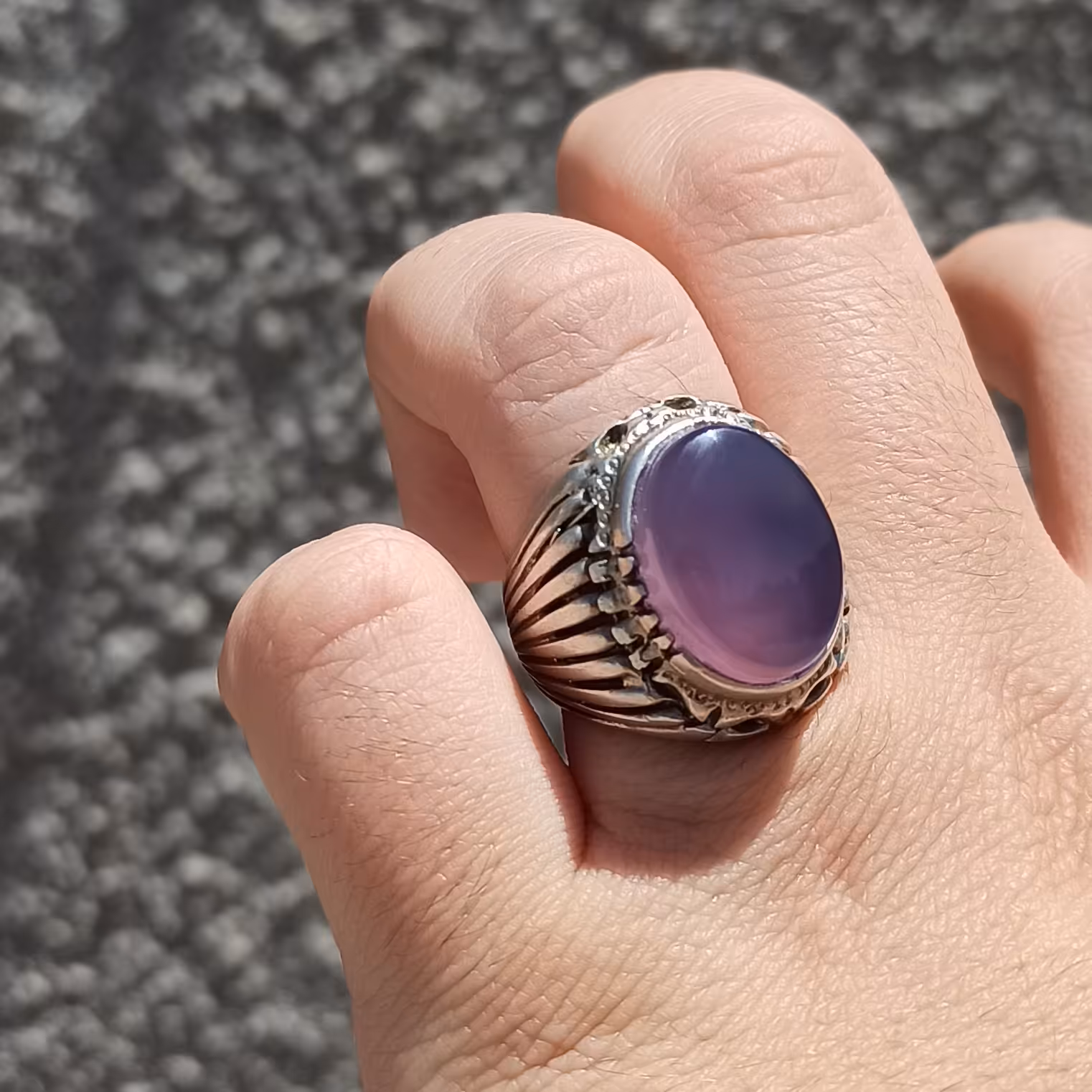 انگشتر نقره کار دست عقیق کبود سوسنی یمنی اصل درجه یک زیبا .