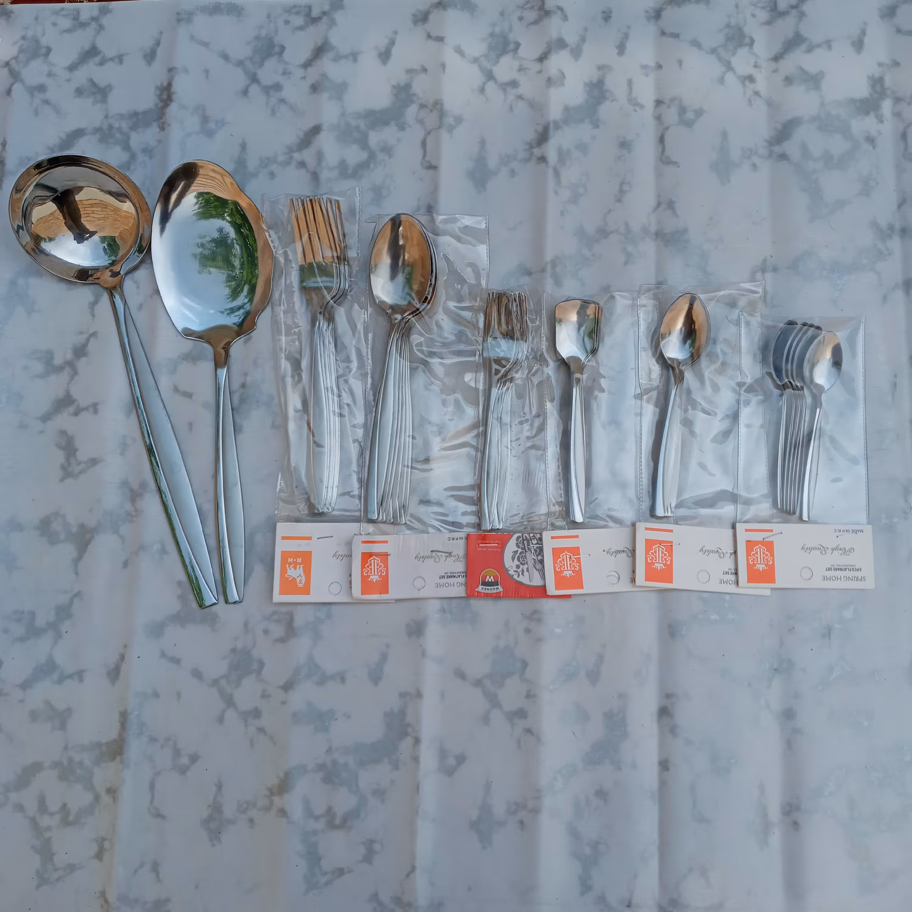 سرویس قاشق و چنگال 32 پارچه طرح یک خطی ماینز 6 نفره جنس فولاد زد زنگ عیار 18 