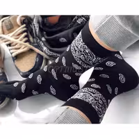 جوراب ساقدار طرح بته جقه زمینه مشکی نخ پنبه فری سایز